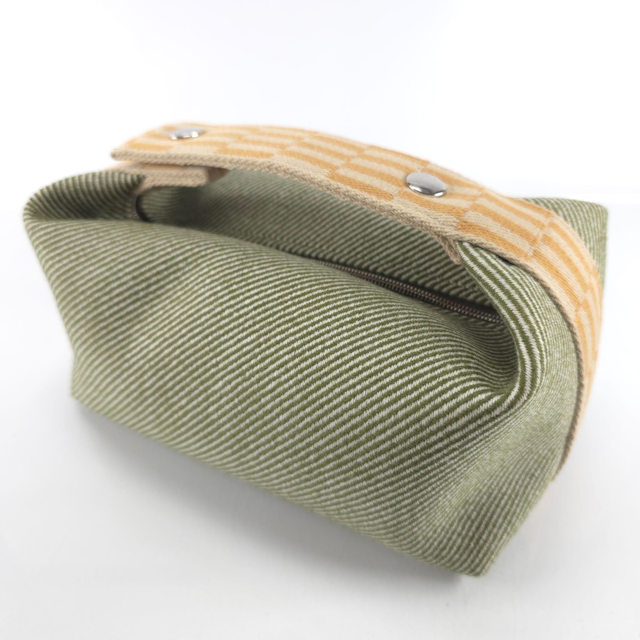 Hermes vert foret wool Bride-a-Brac H Natte case, small model In New Condition For Sale In Nicosia, CY
