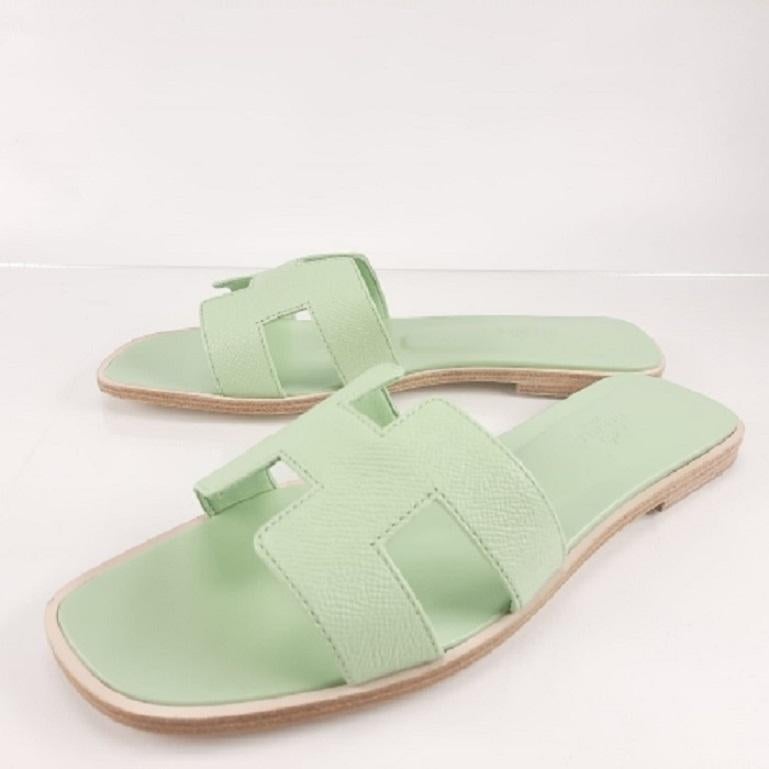Hermes Vert Jade Oran sandal Size 37.5 In New Condition For Sale In Nicosia, CY