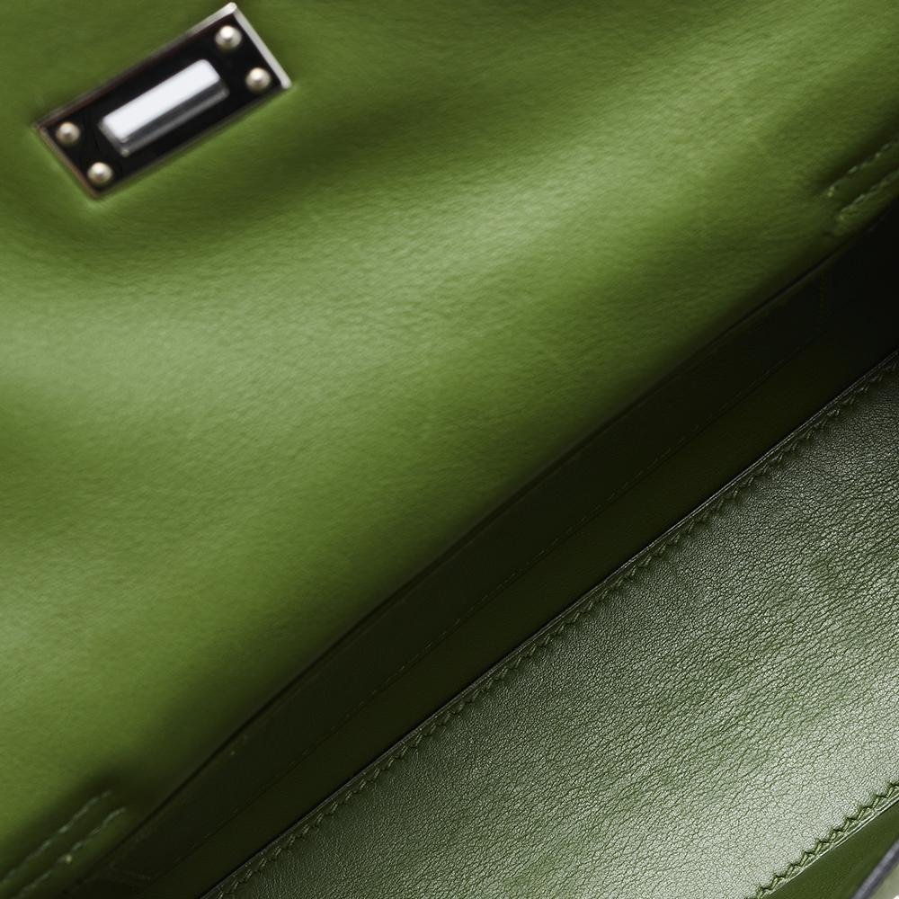 Hermes Vert Pelouse Swift Leather Kelly Danse Palladium Plated Bag In Good Condition In Dubai, Al Qouz 2