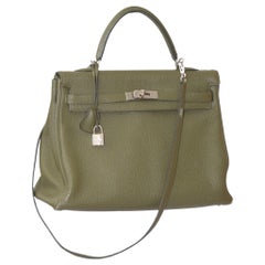 Hermes Vert Veronce Togo Leather Palladium Hardware Kelly Retourne 35 Bag