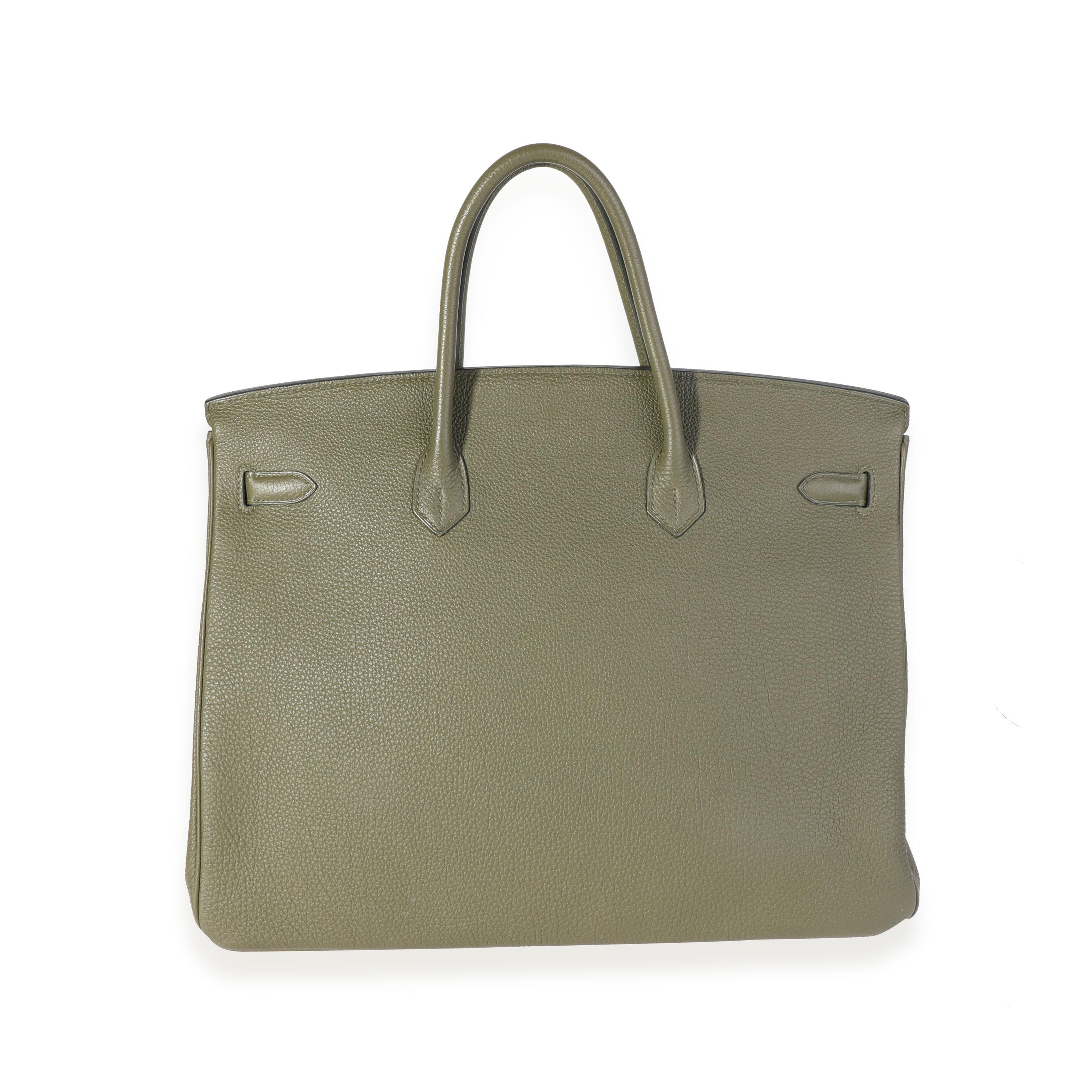 Listing Title: Hermès Vert Veronese Togo Birkin 40 PHW
SKU: 119358
Condition: Pre-owned (3000)
Handbag Condition: Very Good
Condition Comments: Very Good Condition. Plastic on some hardware. Light scuffing to corners. Light marks to exterior