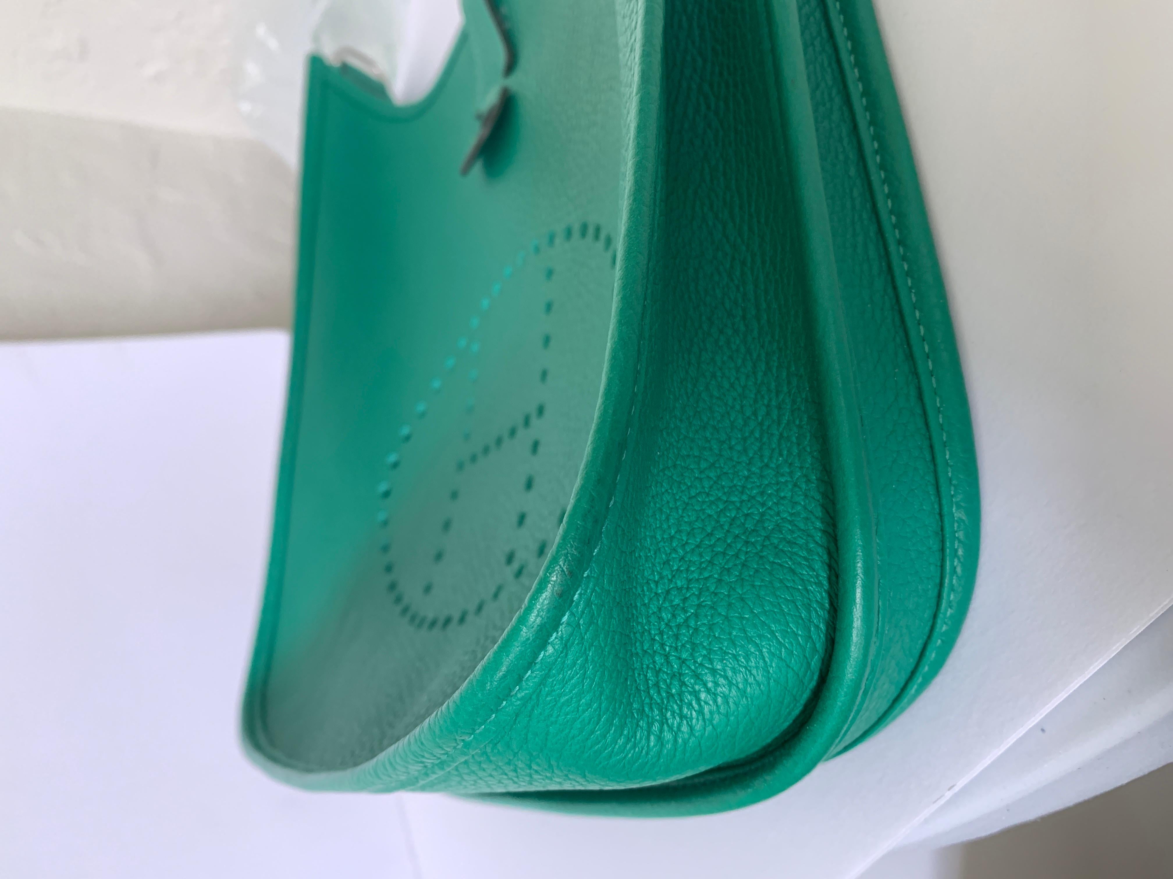 Hermès Vert Vertigo Clemence Evelyne III 29 PM Bag  In Excellent Condition In West Chester, PA
