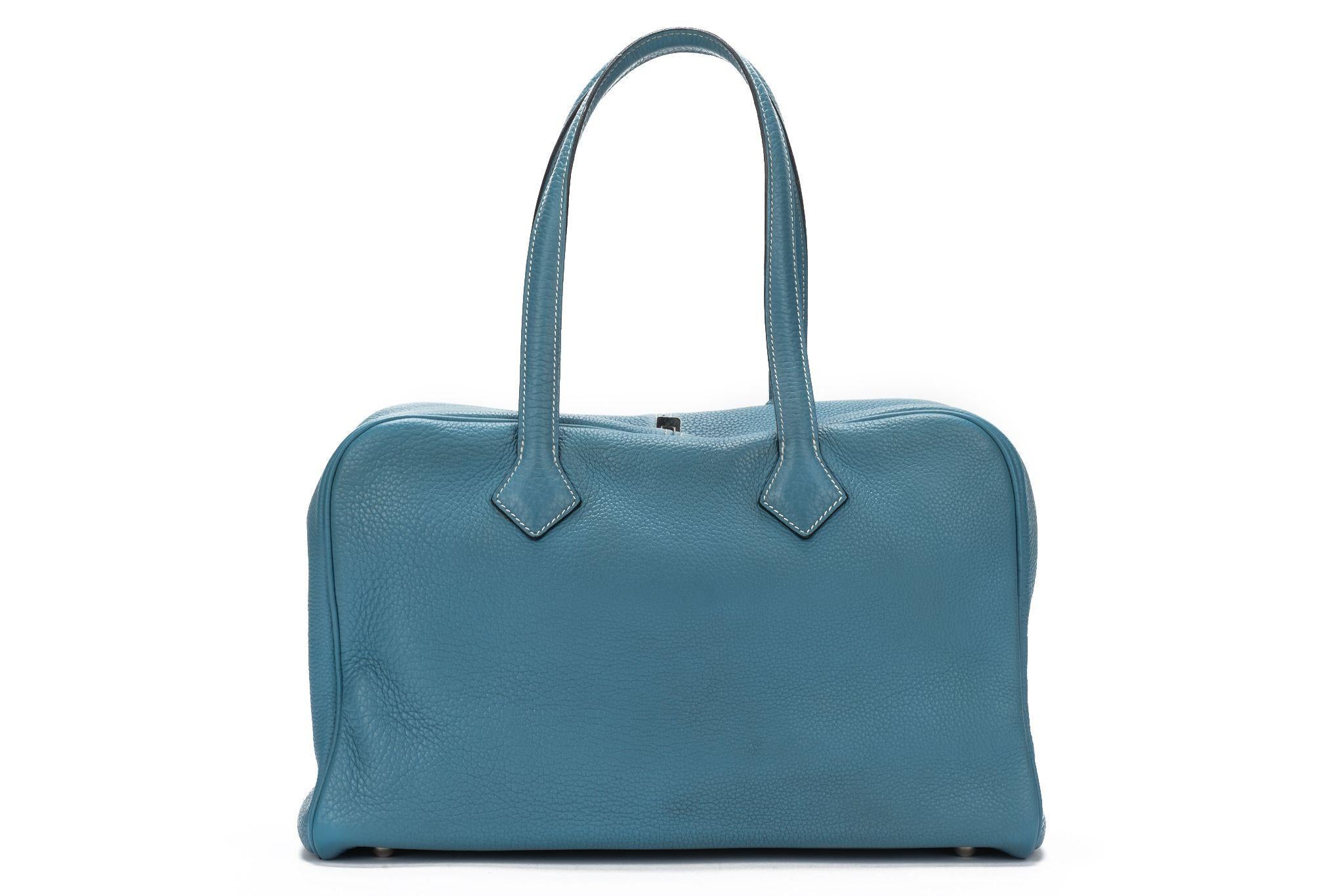 Hermès Victoria Tasche Blau Togo Leder im Zustand „Hervorragend“ im Angebot in West Hollywood, CA