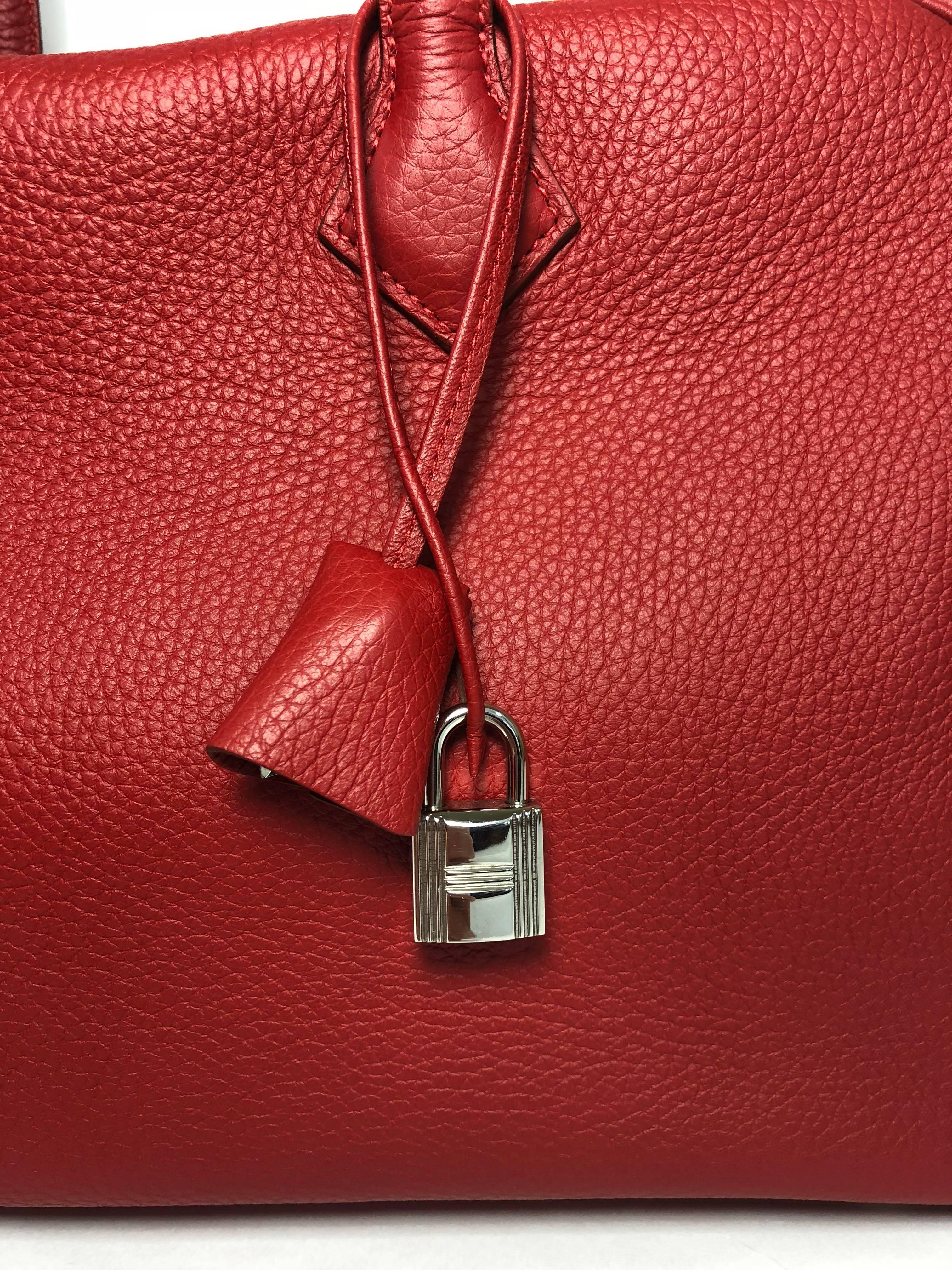 Hermes Victoria Clemence Red Leather Handbag with Palladium Hardware  In New Condition In Saint Charles, IL