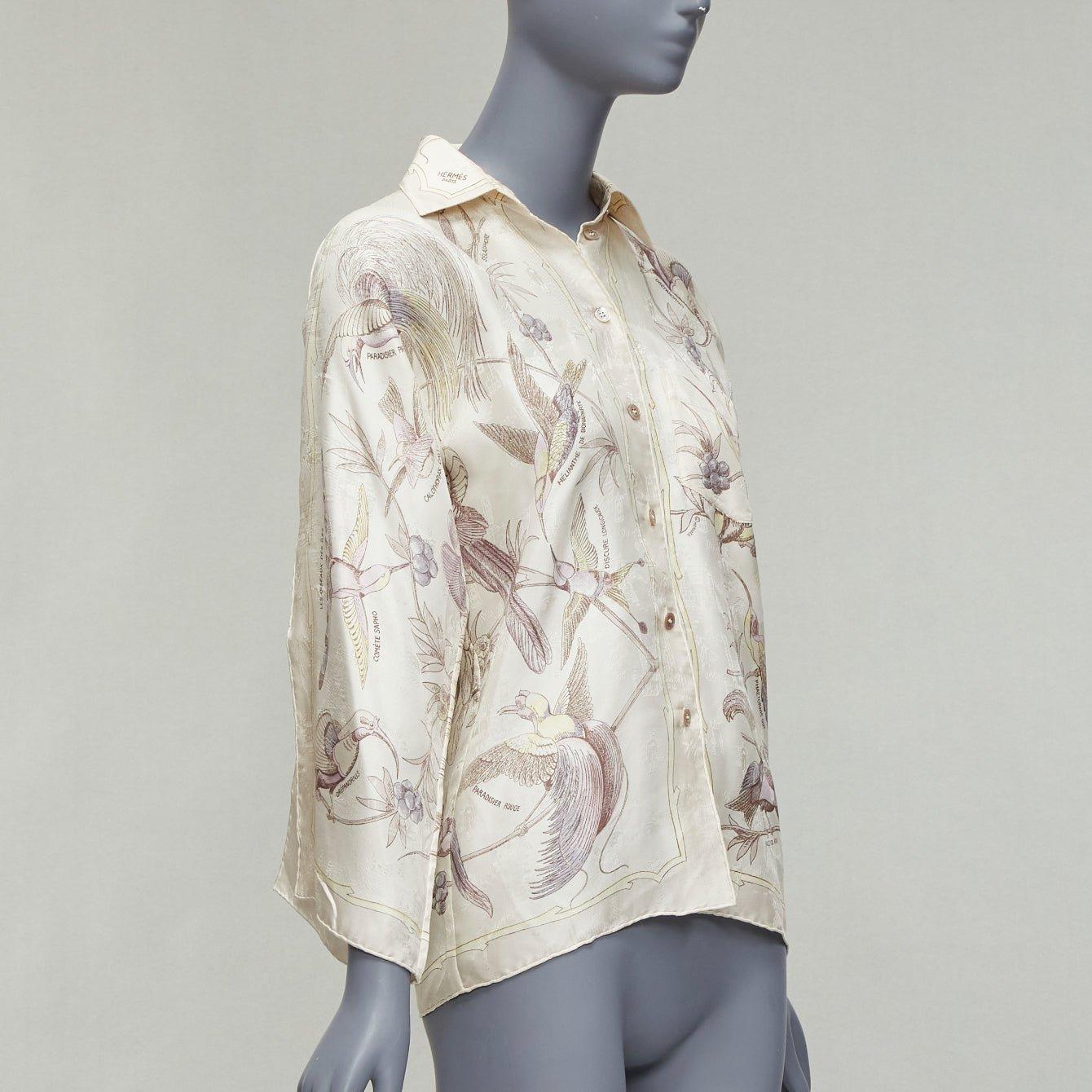 HERMES Vintage 100% silk cream bird print scarf slit sleeve kimono shirt FR34 XS
Reference: TGAS/D00878
Brand: Hermes
Material: Silk
Color: Cream
Pattern: Animal Print
Closure: Button
Extra Details: Logo buttons.
Made in: