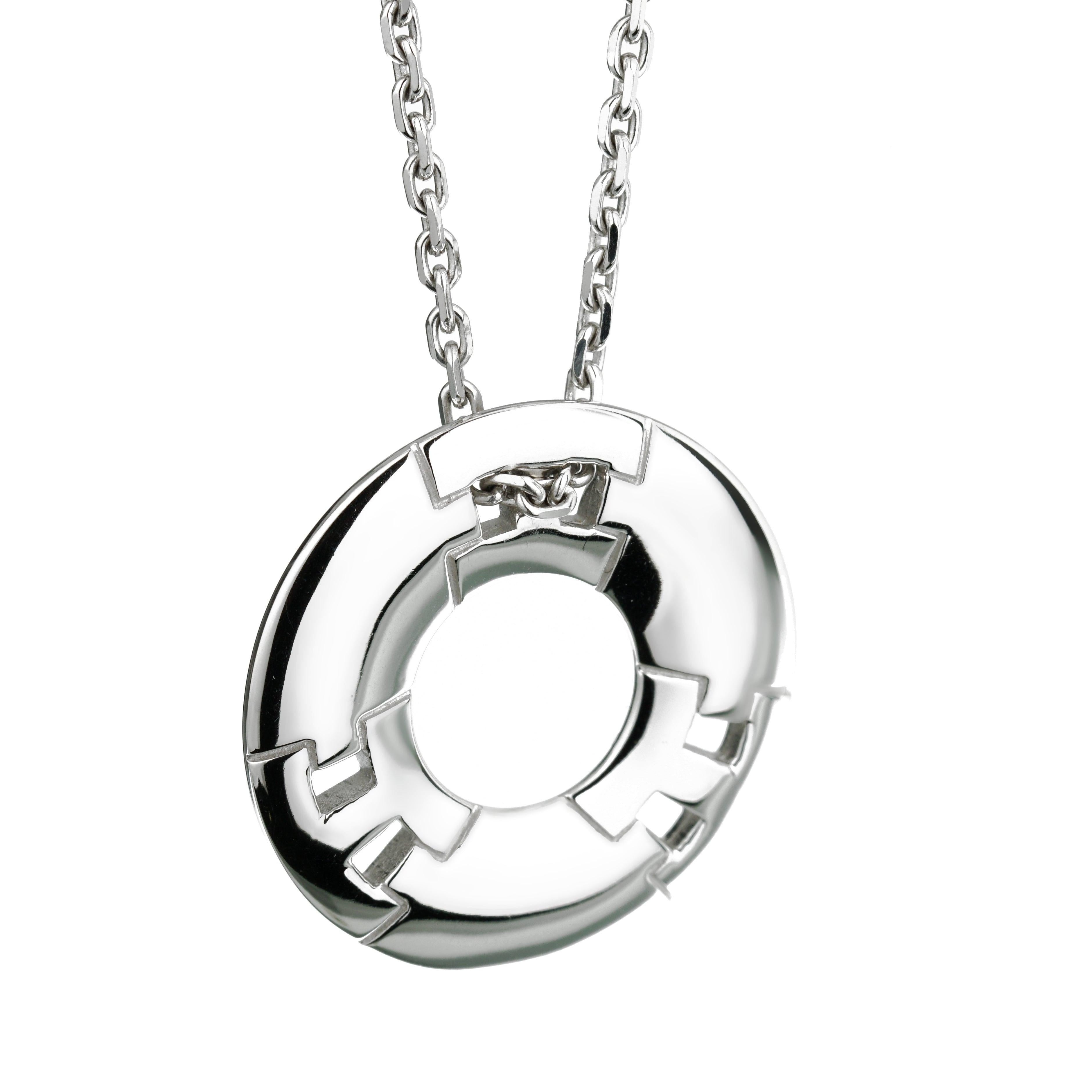 Collier à pendentifs Vintage Hermes en or blanc 18 carats Unisexe en vente