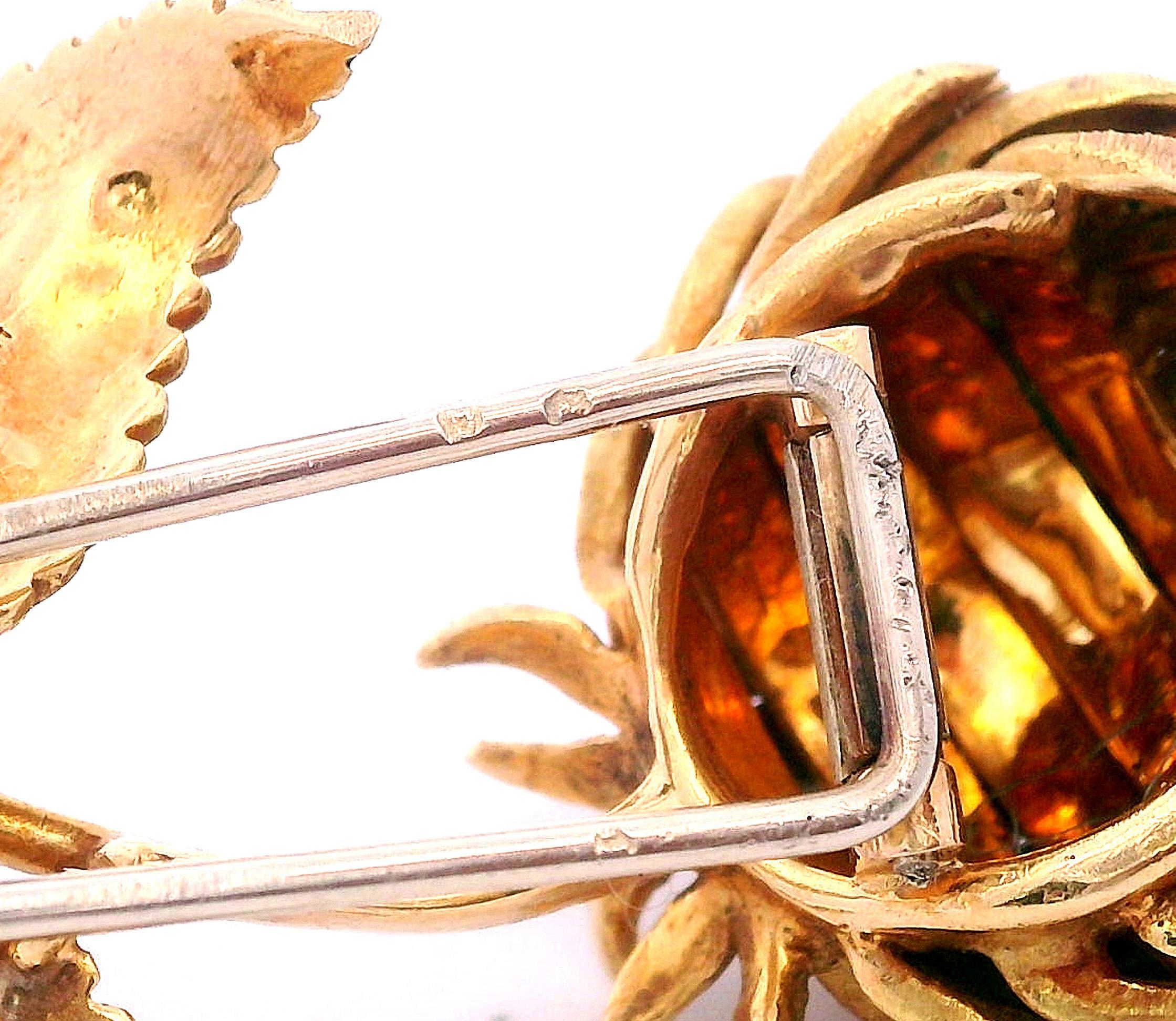 HERMES Vintage 18kt yellow Gold Flower Brooch with serial numbers en vente 3