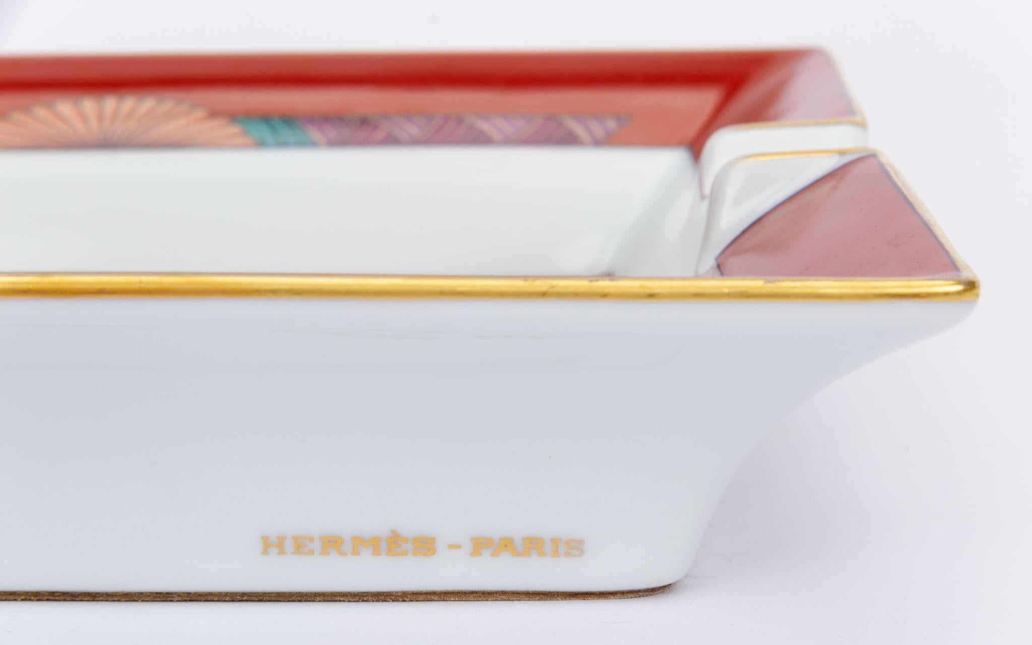 Hermès Vintage Aschenbecher Rot für Damen oder Herren im Angebot