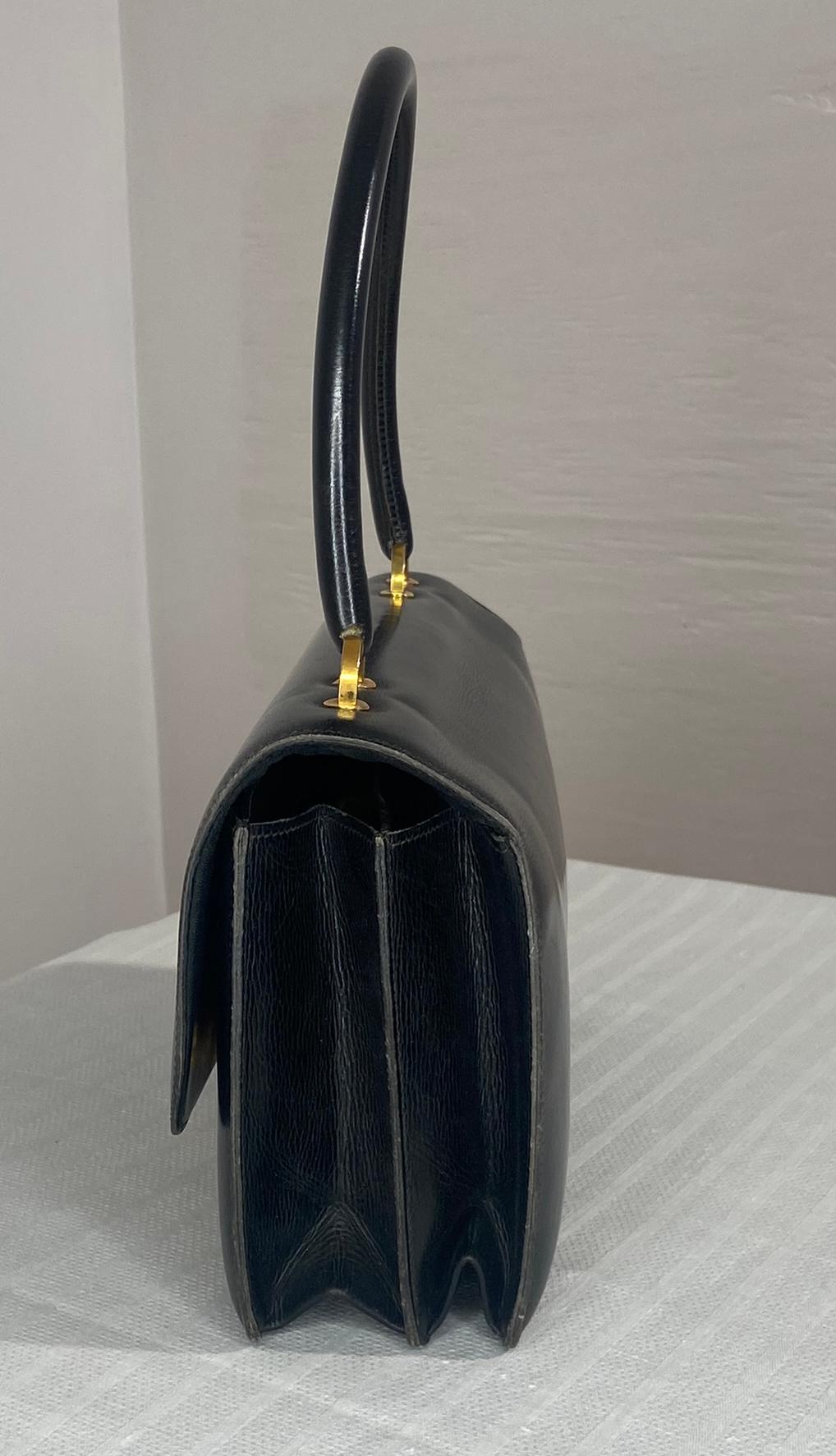 Hermès Vintage Schwarz Box Kalbsleder Klappe vorne Gold Ring Handtasche GH 1950s im Zustand „Gut“ im Angebot in West Palm Beach, FL