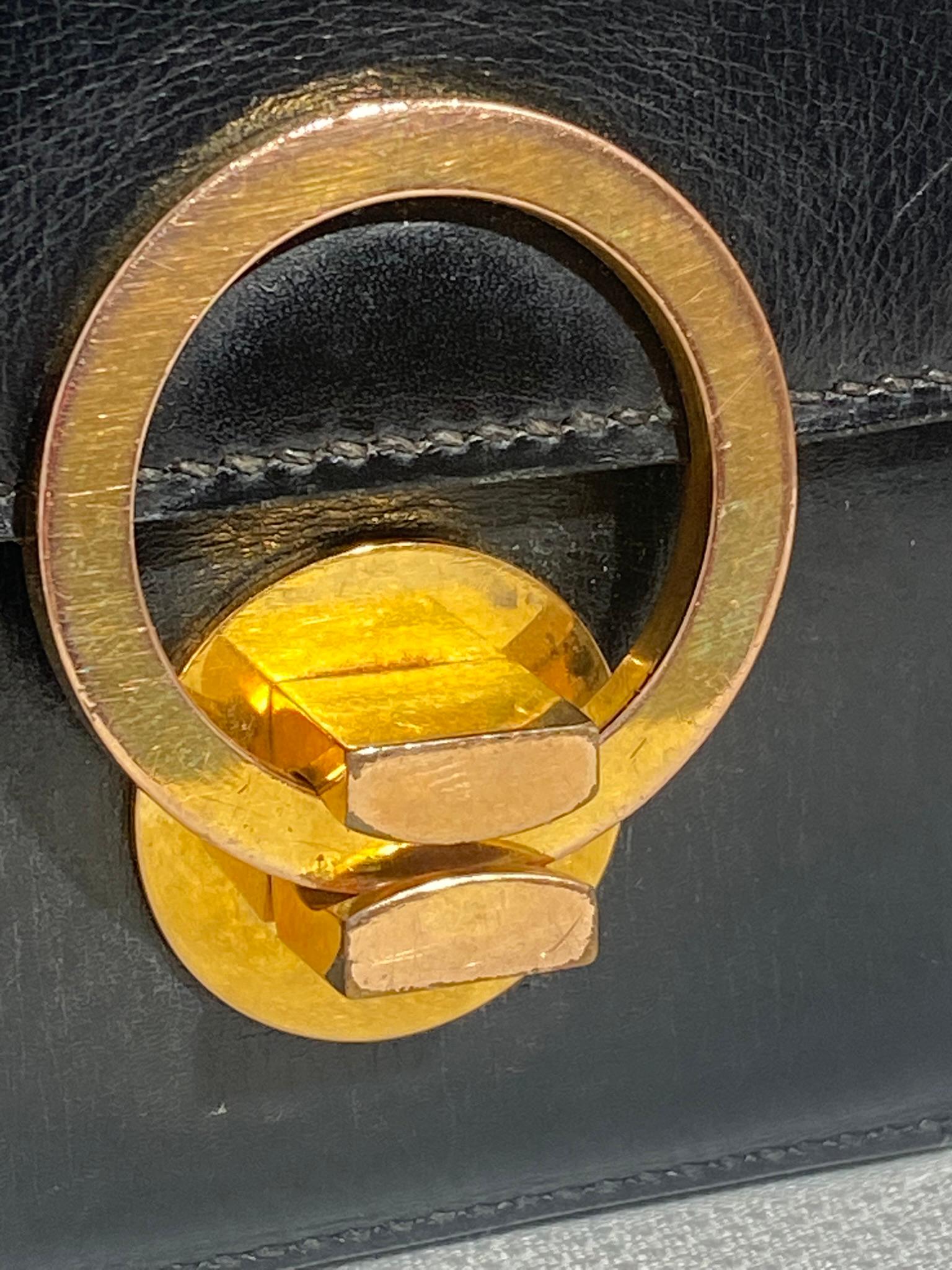 Hermès Vintage Schwarz Box Kalbsleder Klappe vorne Gold Ring Handtasche GH 1950s im Angebot 1