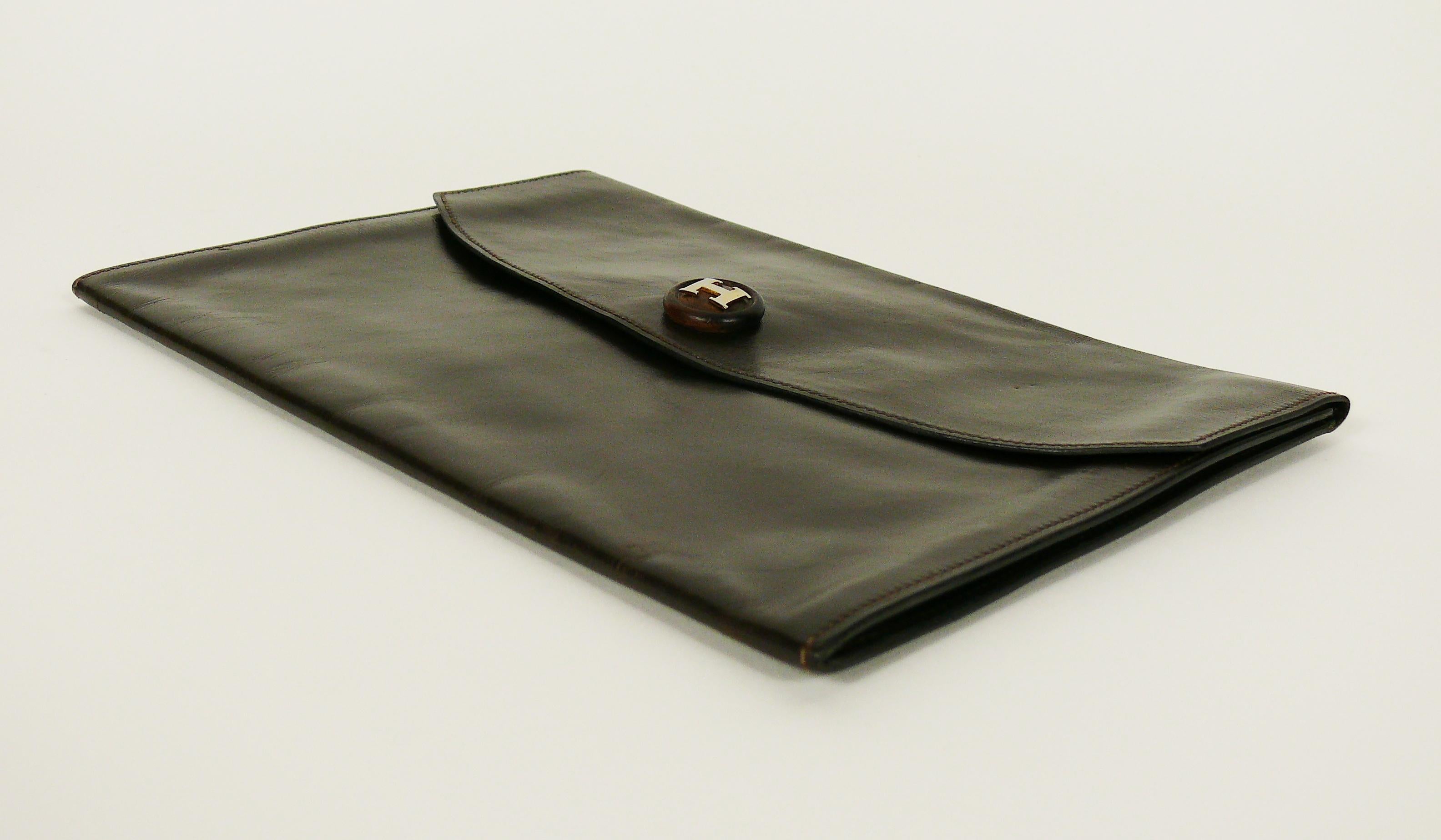 Hermes Vintage Brown Leather H Clasp Rio Clutch Bag In Good Condition In Nice, FR