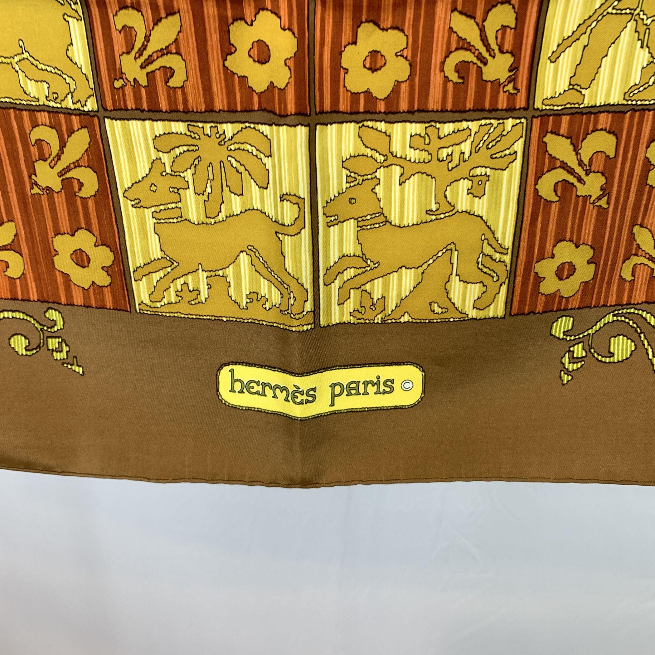 Marron Hermes Vintage Foulard Hourvari en soie marron 1972 Henri D'Origny en vente