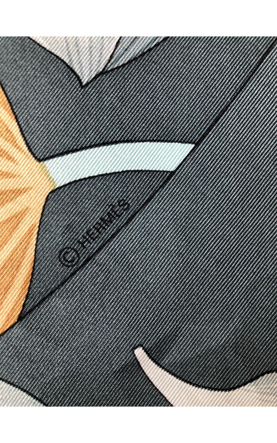 Gray Hermès Vintage Carré “Fleurs de Lotus 