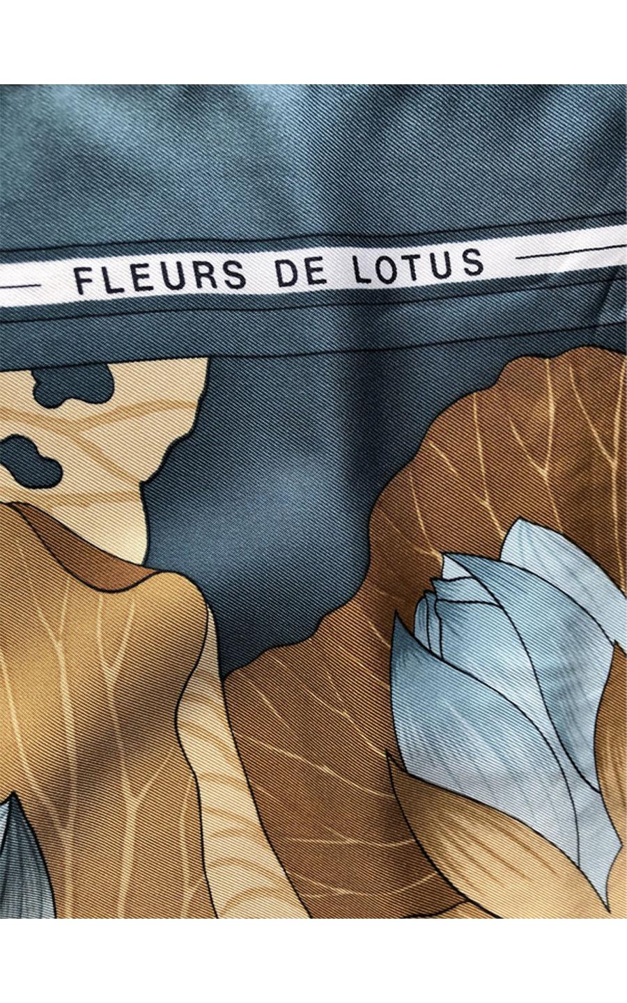 Women's Hermès Vintage Carré “Fleurs de Lotus 