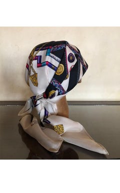 Hermès Vintage Carré “Petite Main "