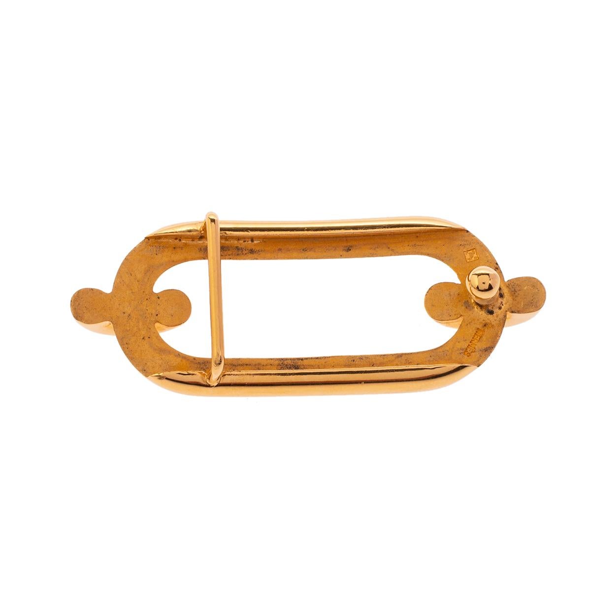Easy to match with a variety of belt straps, this Hermès Vintage buckle is a versatile creation. It is sculpted from gold-plated metal as the brand's signature Chaine d’Ancre design. The buckle exudes the right look of luxury in a minimal