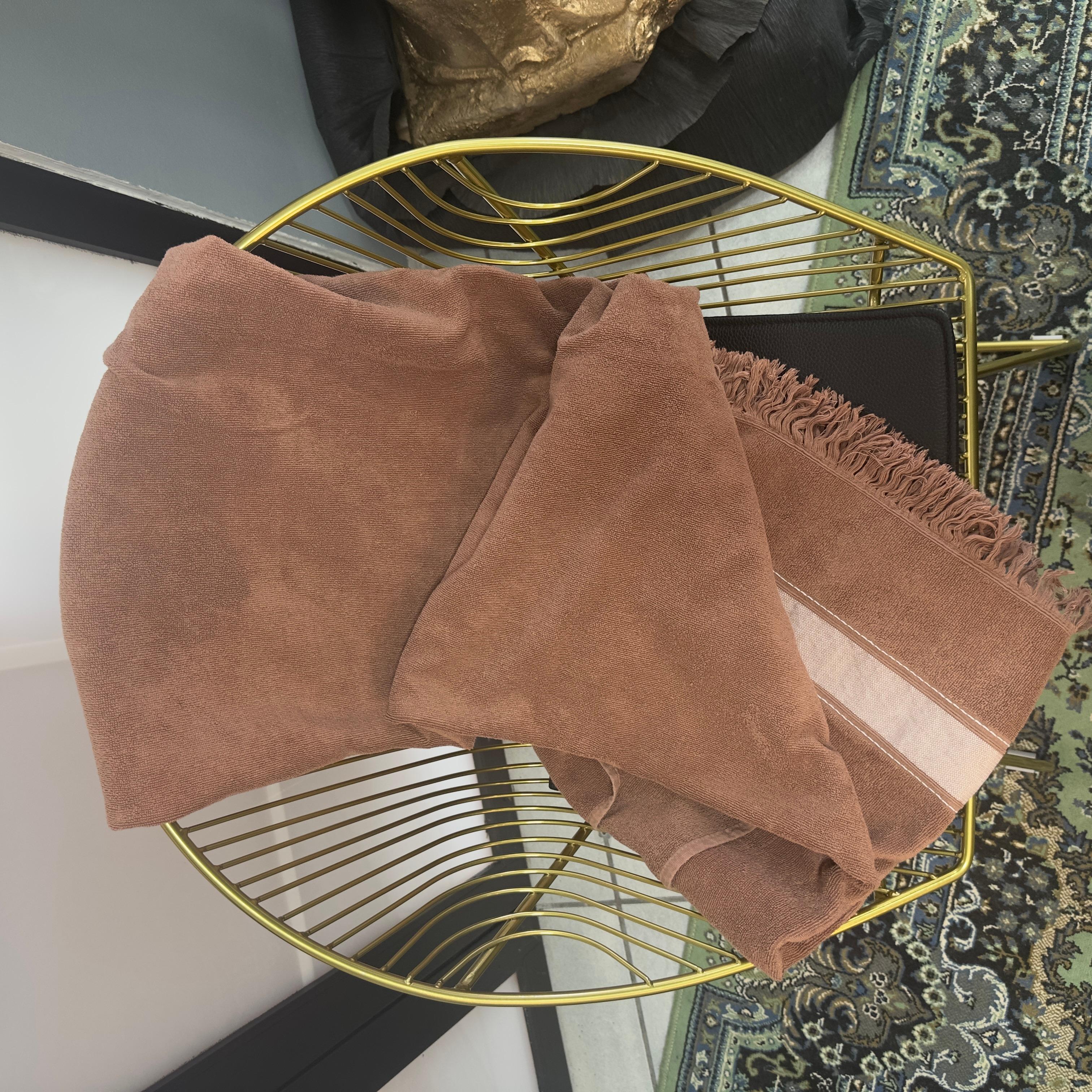 Hermès Vintage Chocolate Brown Serviette en éponge avec bordure et frange du logo ton sur ton - M Unisexe en vente