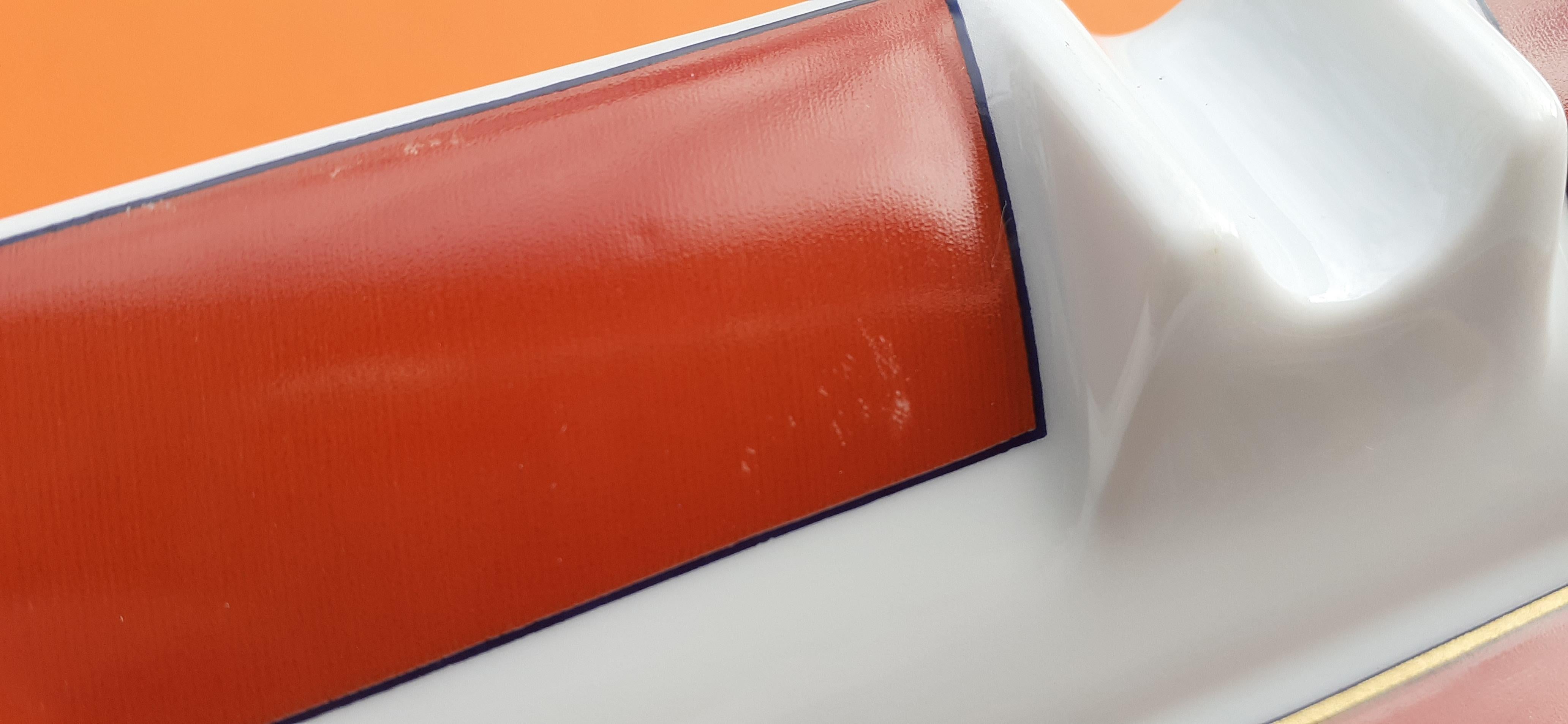 Hermès Vintage Cigar Ashtay Change Tray in Porcelain Columns Print en vente 10
