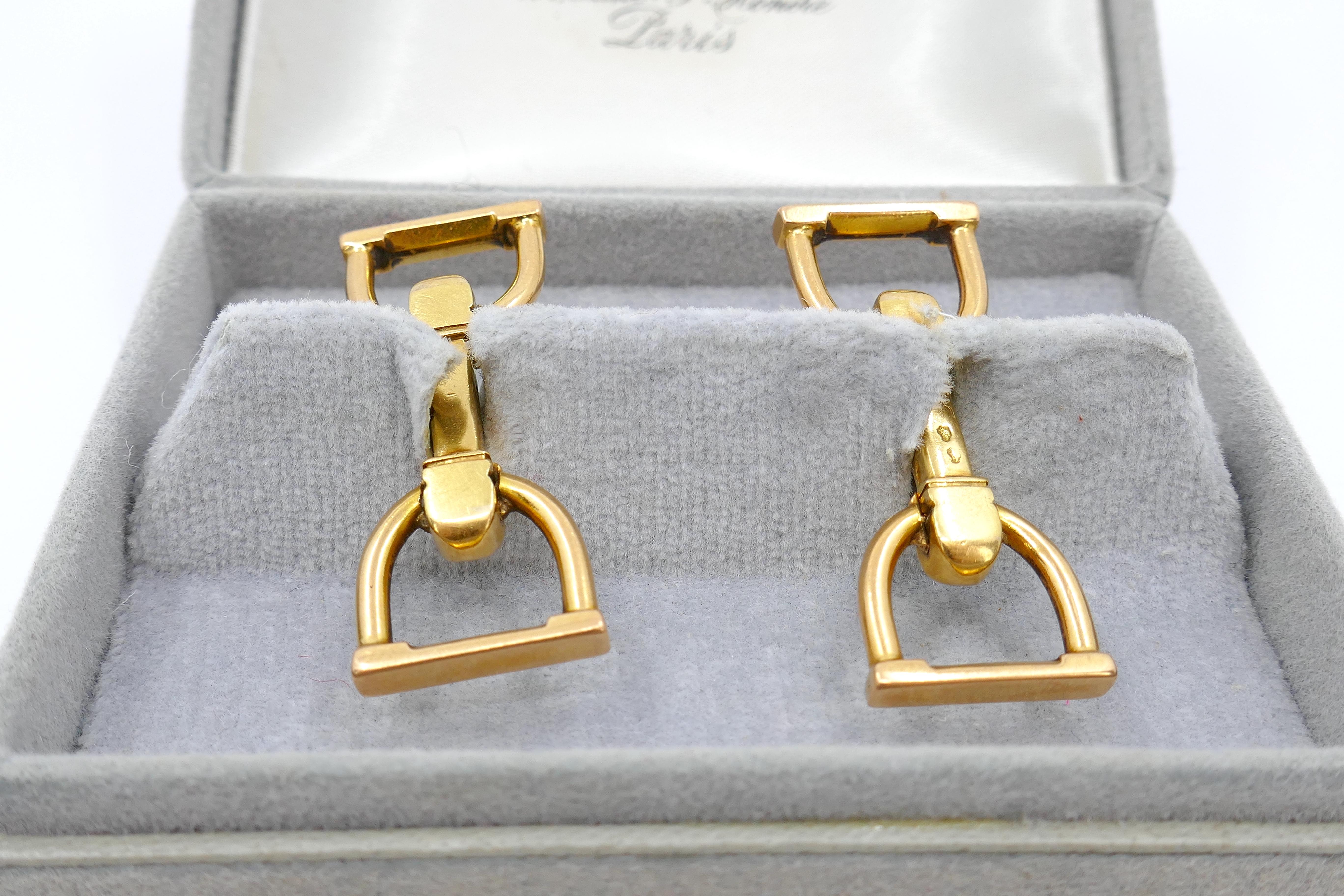 Hermès Vintage Cufflinks Equestrian Motif 18k Gold In Good Condition For Sale In Beverly Hills, CA