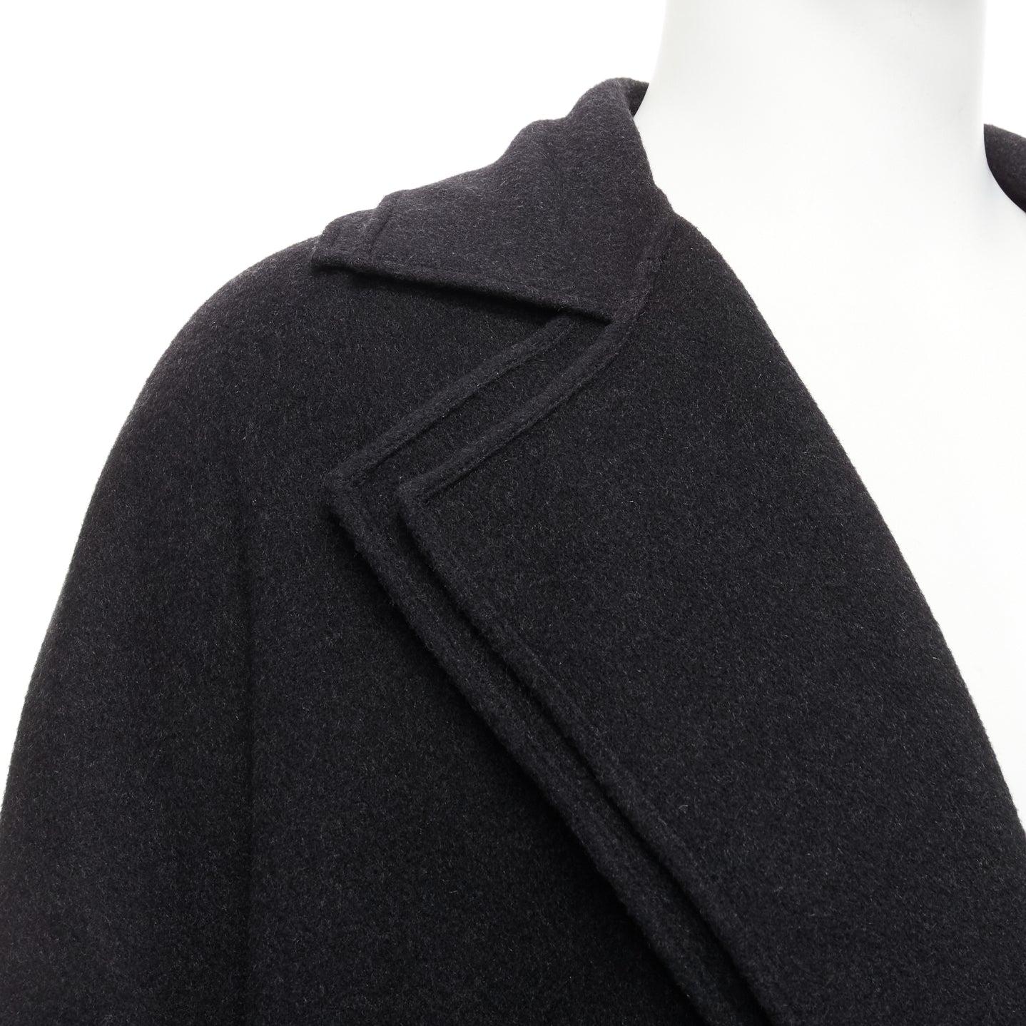 HERMES Vintage dark grey double faced cashmere dual collar belted robe coat EU48 M
Reference: TGAS/D01011
Brand: Hermes
Material: Cashmere
Color: Grey
Pattern: Solid
Closure: Belt
Lining: Grey Cashmere
Made in: France

CONDITION:
Condition: