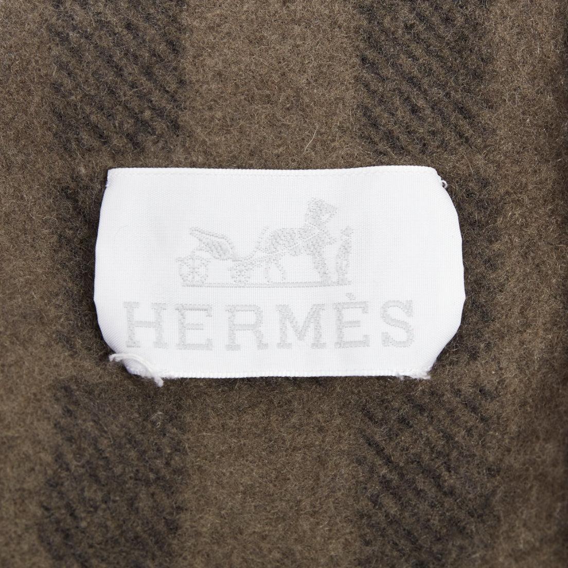 Coperta HERMES Vintage grigio scuro cachi con logo H grande e quadrata in vendita 3