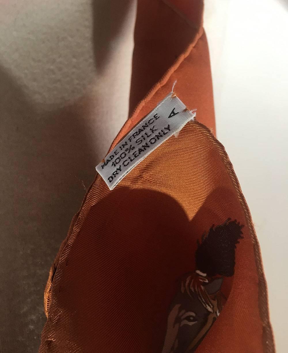 Hermès - Écharpe vintage en soie marron « En Piste », circa 1998 Excellent état - En vente à Philadelphia, PA