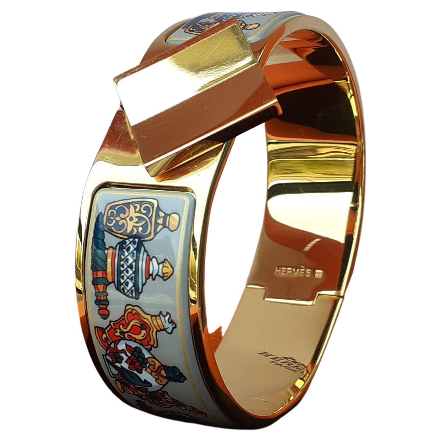 Gorgeous Authentic Hermès Bracelet

A timeless stunning item, a must-have, super chic and so so so beautiful !

Print: Perfume Bottles

From the 
