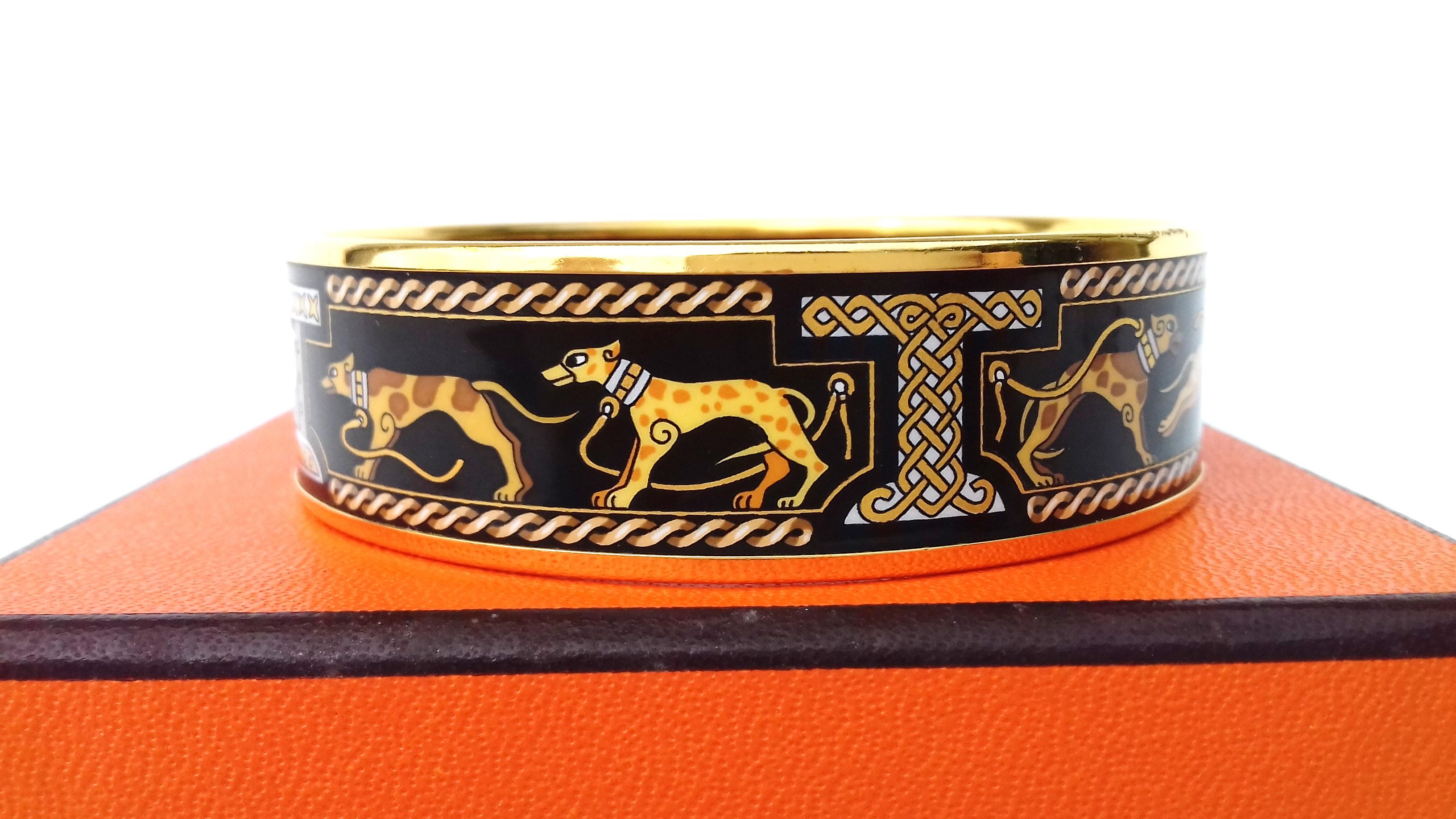 Hermès Vintage Enamel Printed Bracelet Greyhound Dogs Levriers Ghw Size 65 6
