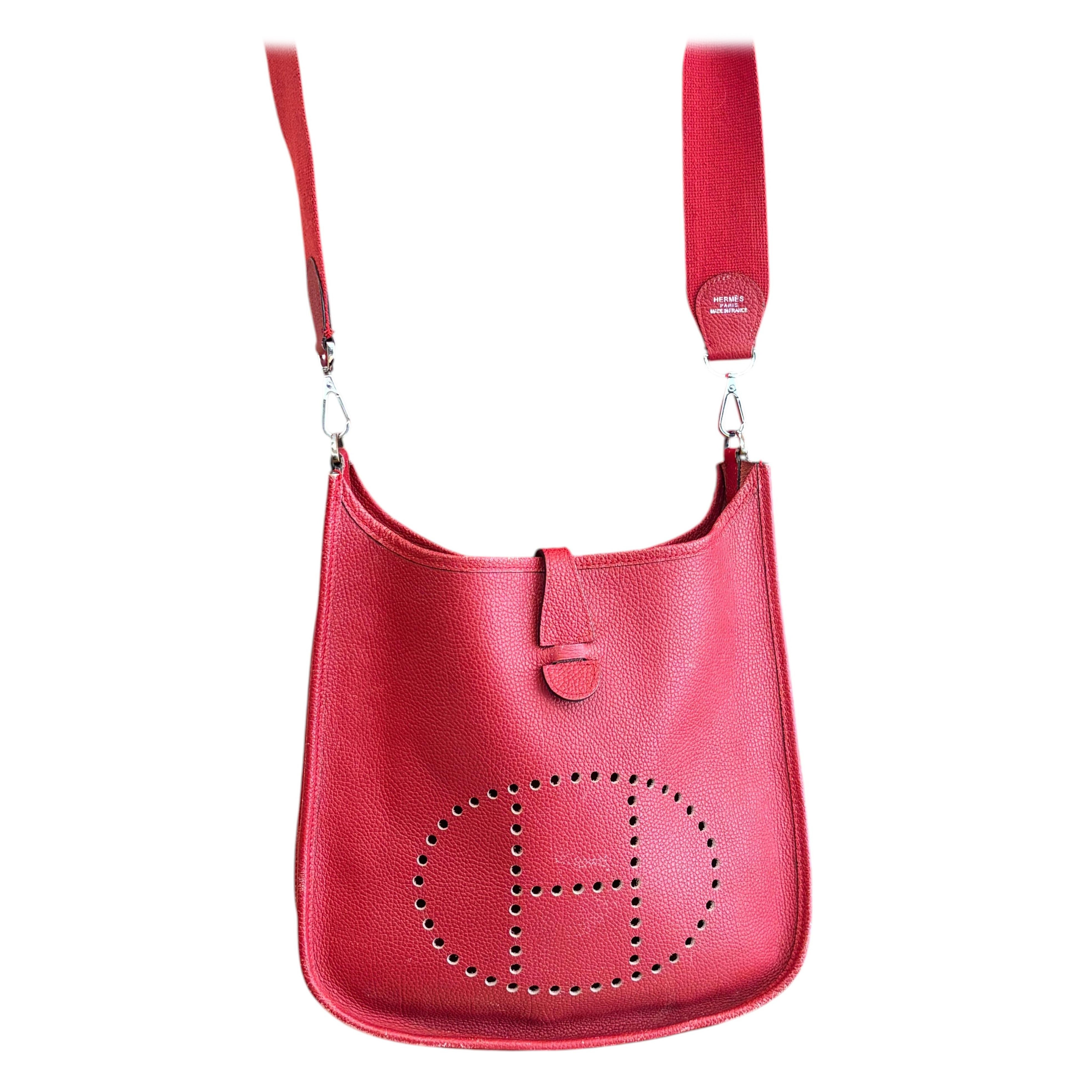 Hermès Vintage Evelyne Clemence III Umhängetasche aus rotem Leder, 1978