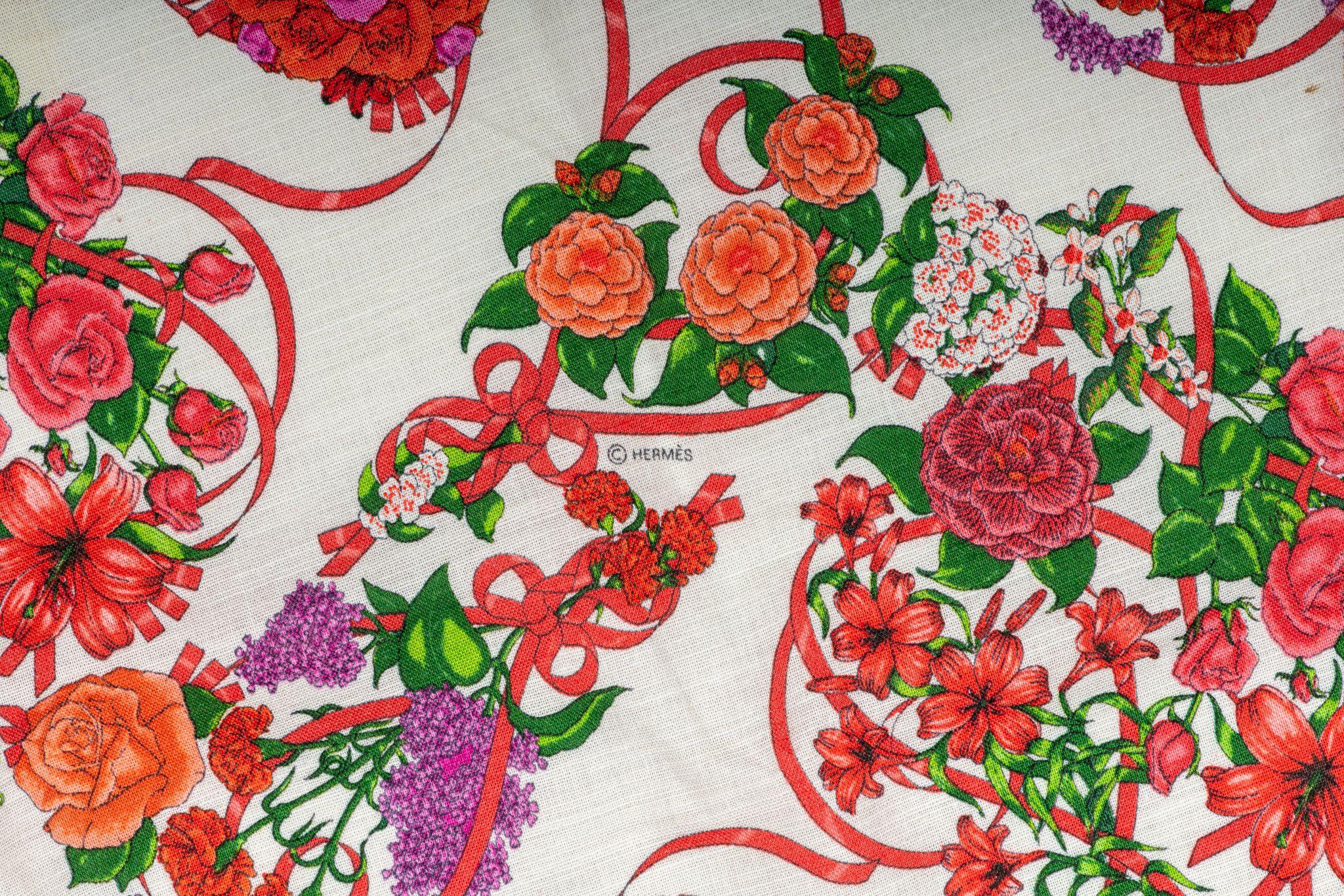 Beige Hermès Vintage Flower Sarong Linen Silk For Sale