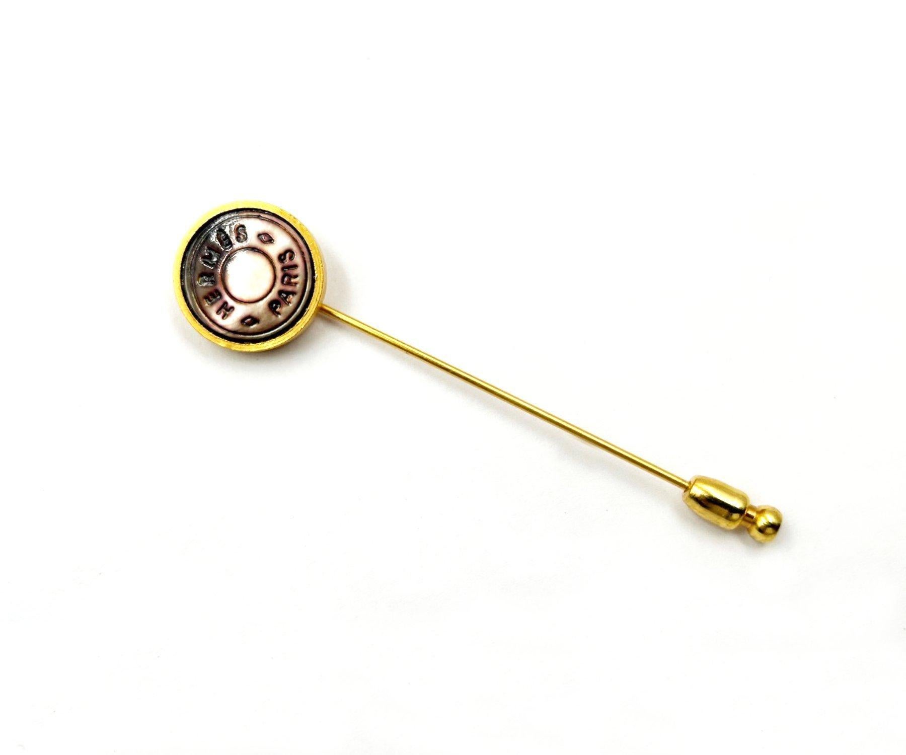 Hermes Vintage Gold Plated Cloud De Selle Mother of Pearl Pin

*Marked Hermes
*Made in France

-It is approximately 0.5″ x 3