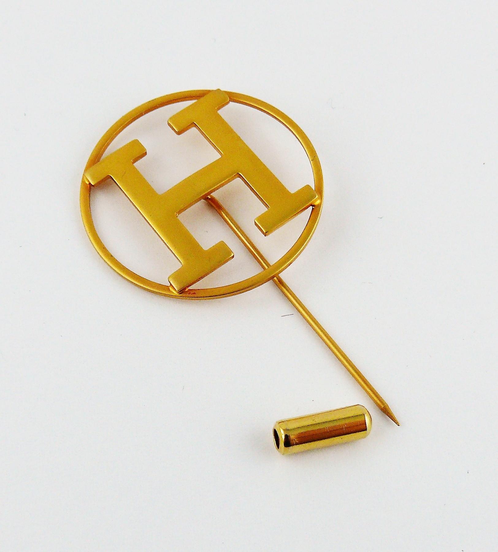 Hermes Vintage Gold Toned H Lapel Pin Brooch In Excellent Condition In Nice, FR