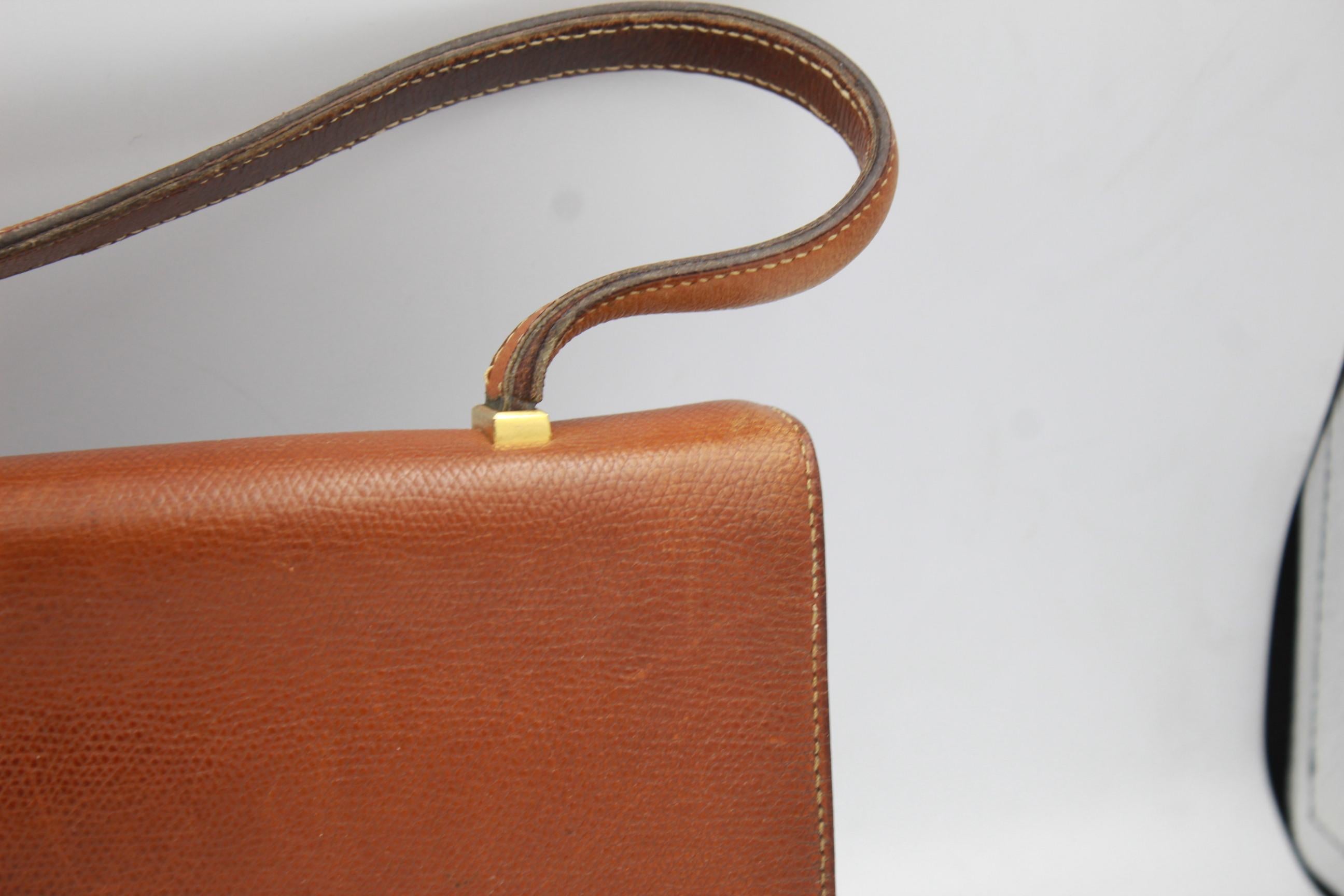 Hermes Vintage Grained Leather Handbag In Good Condition In Paris, FR