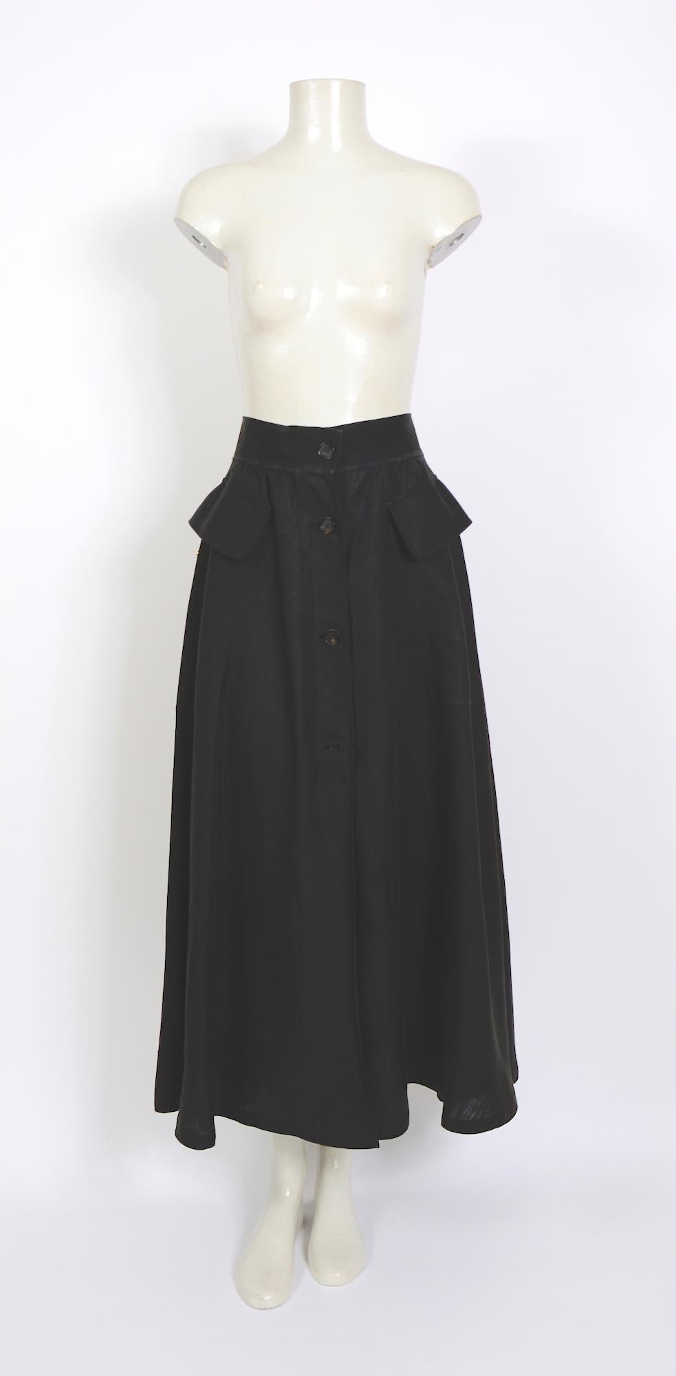 Hermes vintage high waisted black anthracite linen and signed buttons skirt In Excellent Condition In Antwerp, BE