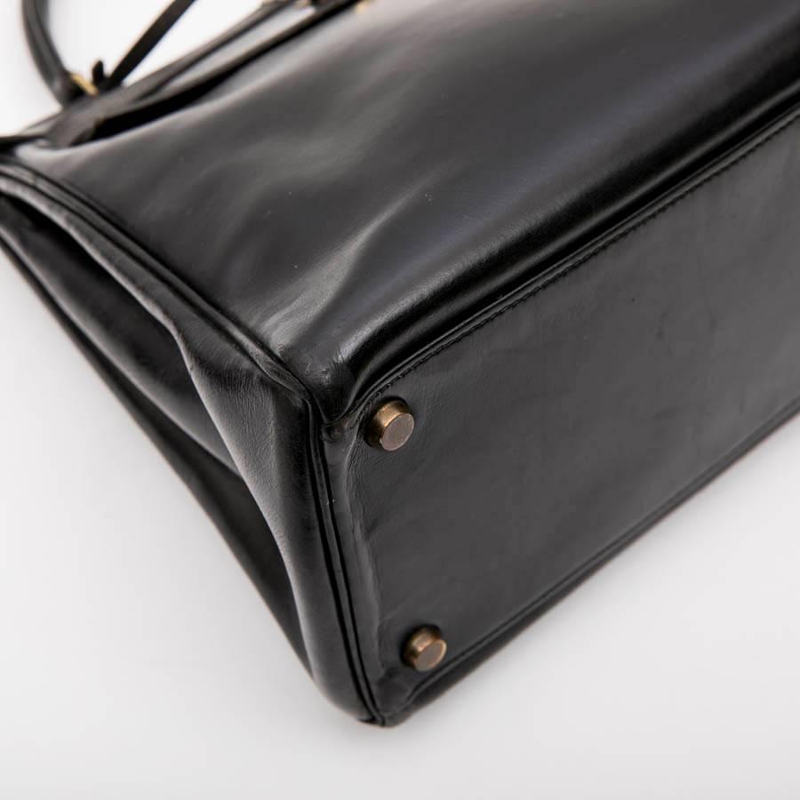 HERMES Vintage Kelly 28 Bag in Black Box Leather In Good Condition In Paris, FR