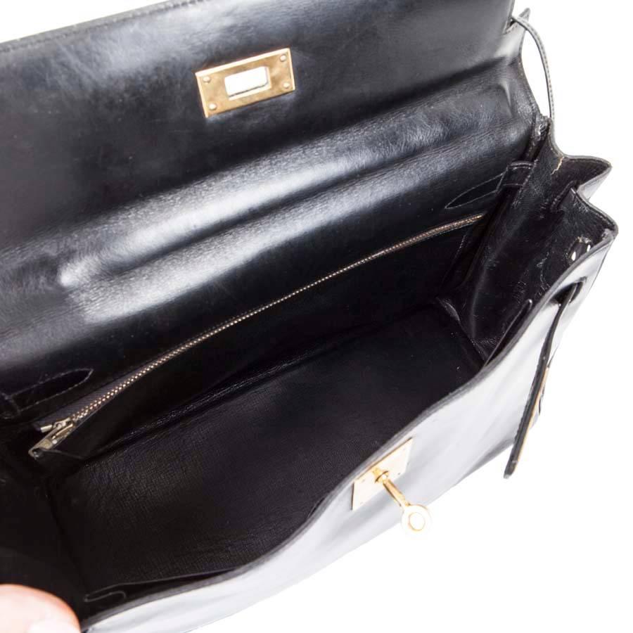 HERMES Vintage Kelly 32 Bag in Black Box Leather In Good Condition In Paris, FR
