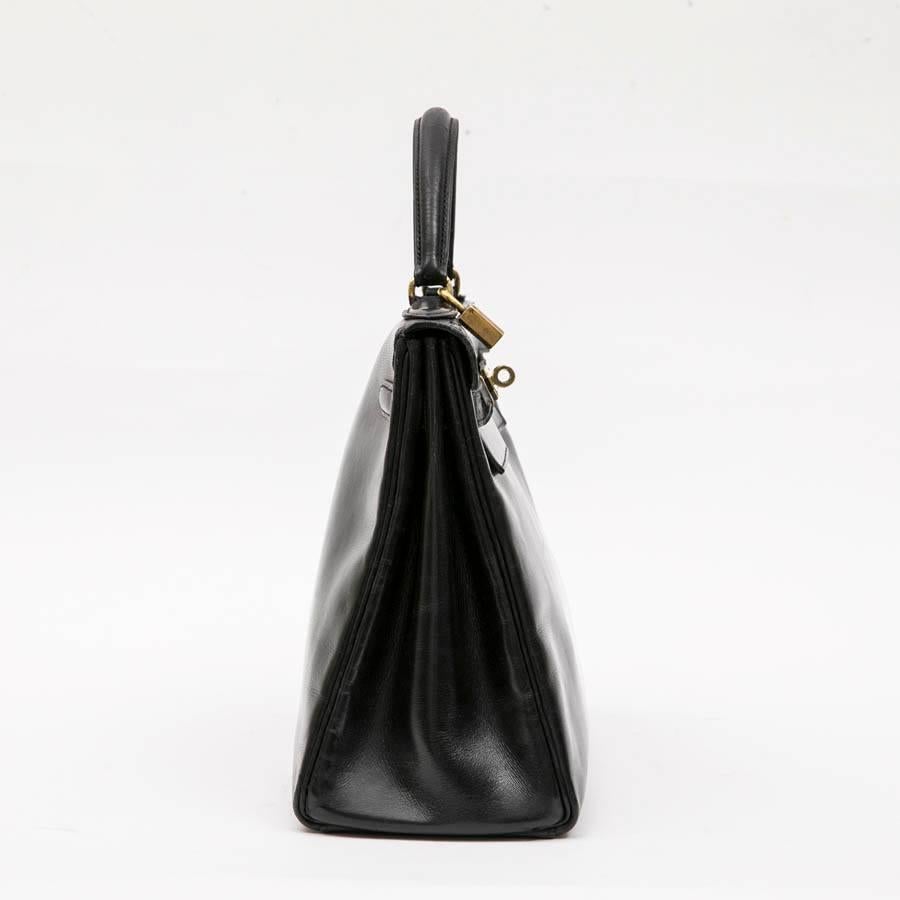 HERMES Vintage Kelly 32 in Black Box Leather In Good Condition In Paris, FR