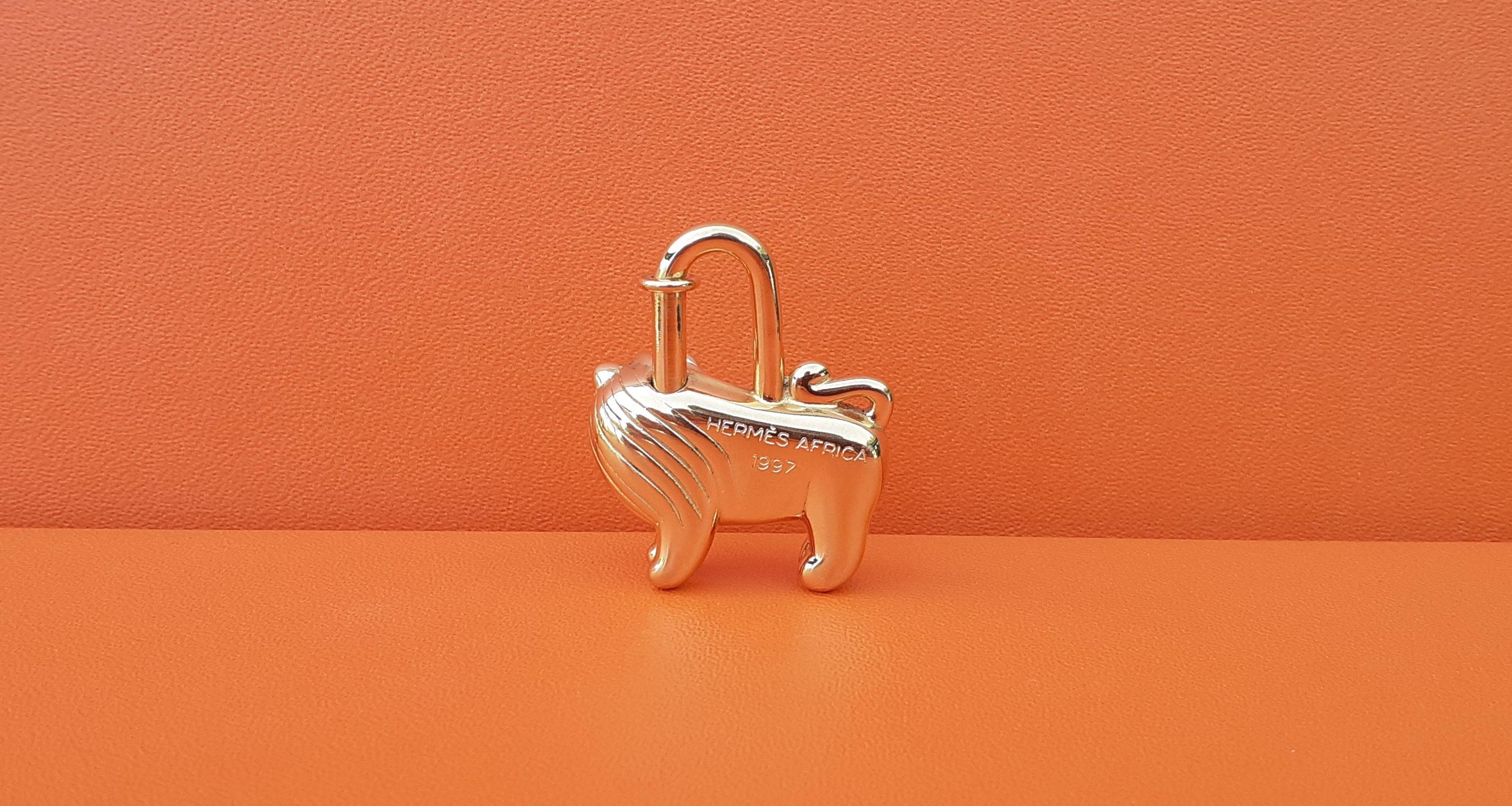 Beige Hermès Vintage Kelly Charm Lock Lion Shape For Year of Africa 1997 Special Issue