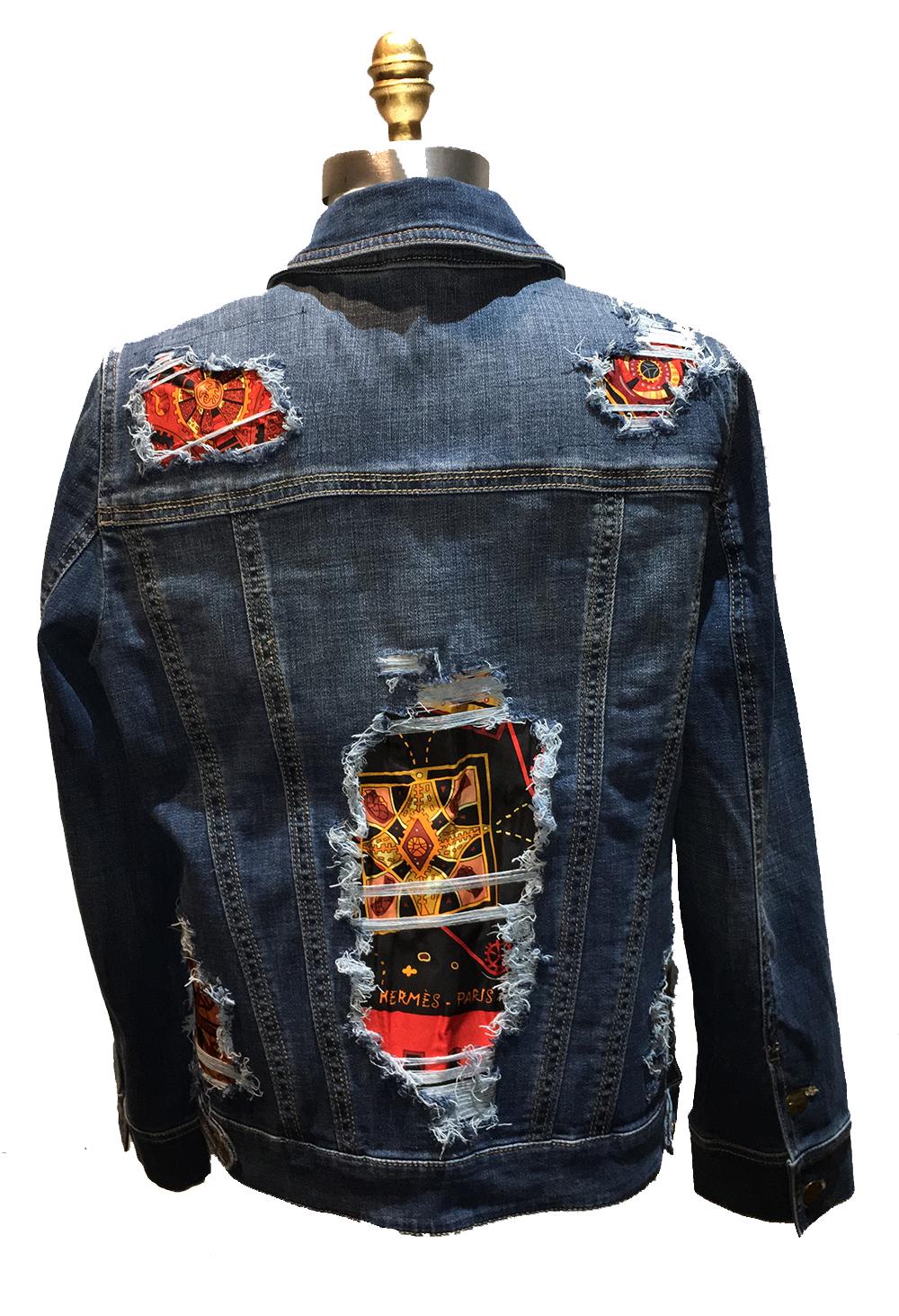 Hermes Vintage La Mecanique des Idees Seidenschal Distressed Denim Jacke Medium (Grau) im Angebot