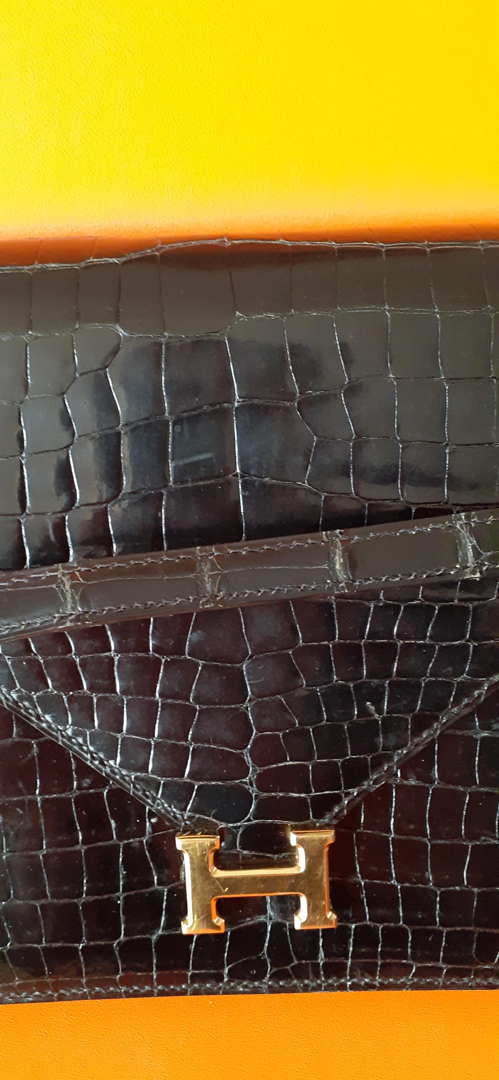 Women's Hermès Vintage Lydie Bag Clutch 2 ways Black Shiny Crocodile Golden Hdw