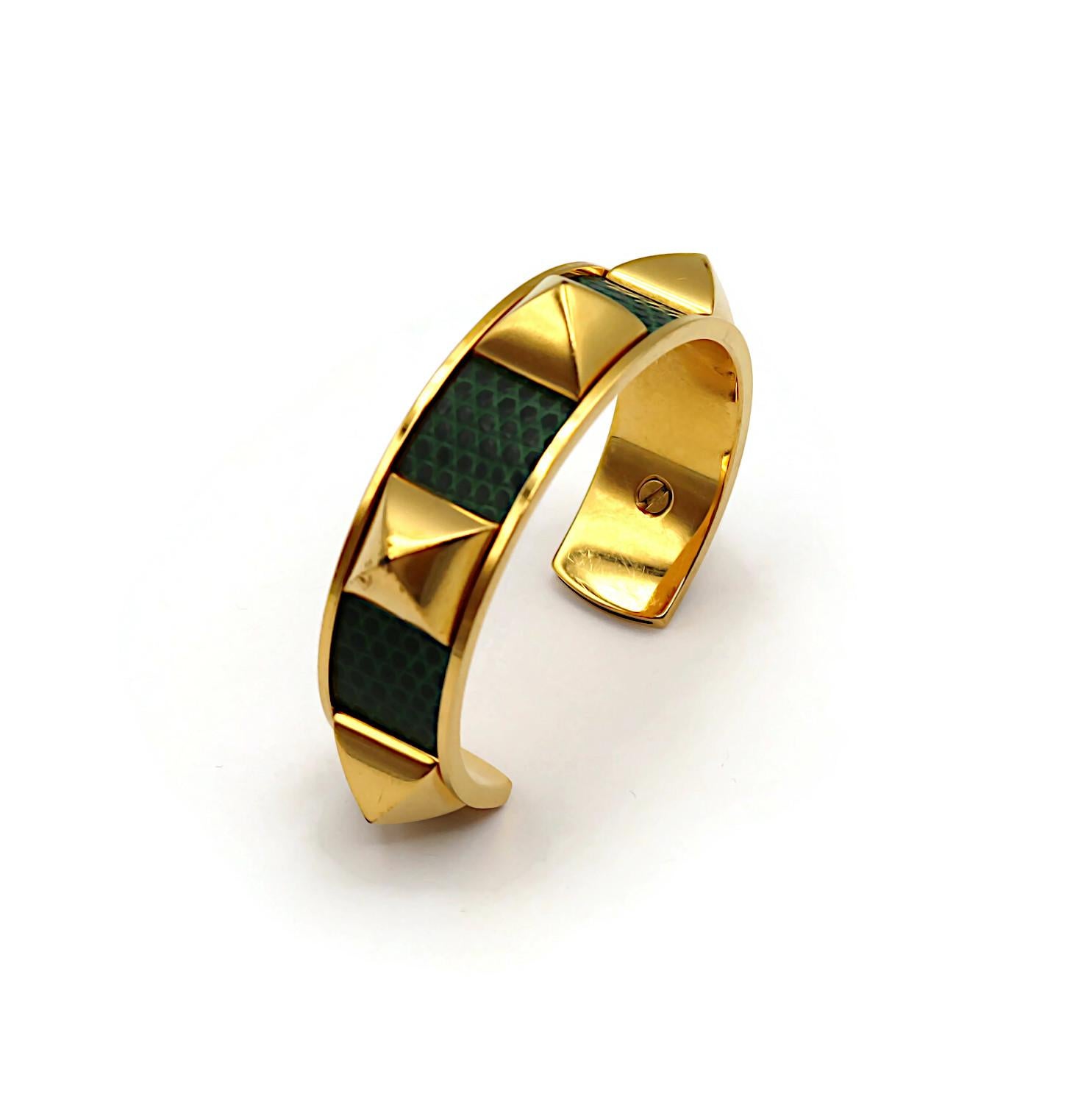 HERMÈS Bracelet jonc vintage Medor en cuir vert Pour femmes en vente