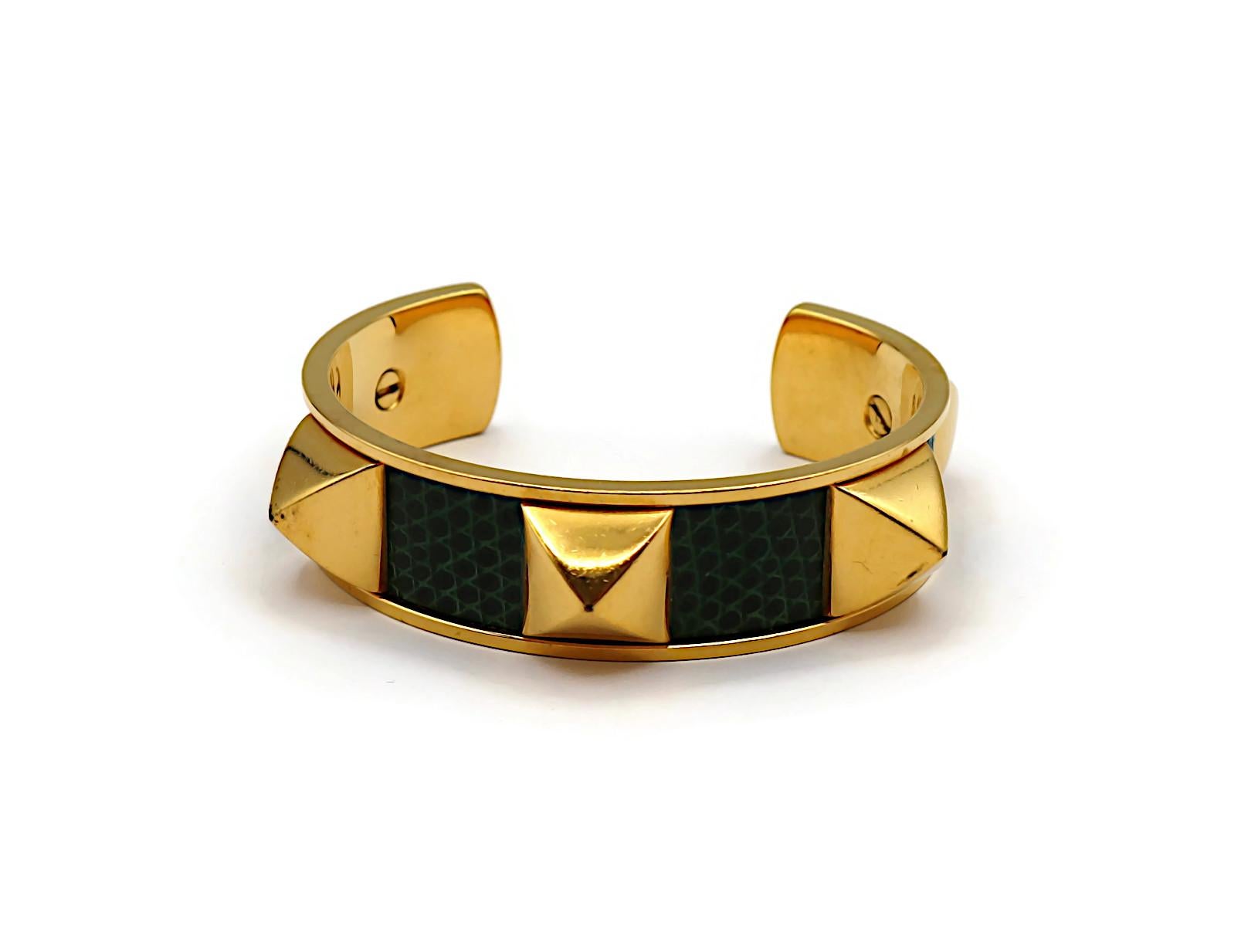 HERMÈS Bracelet jonc vintage Medor en cuir vert en vente 1