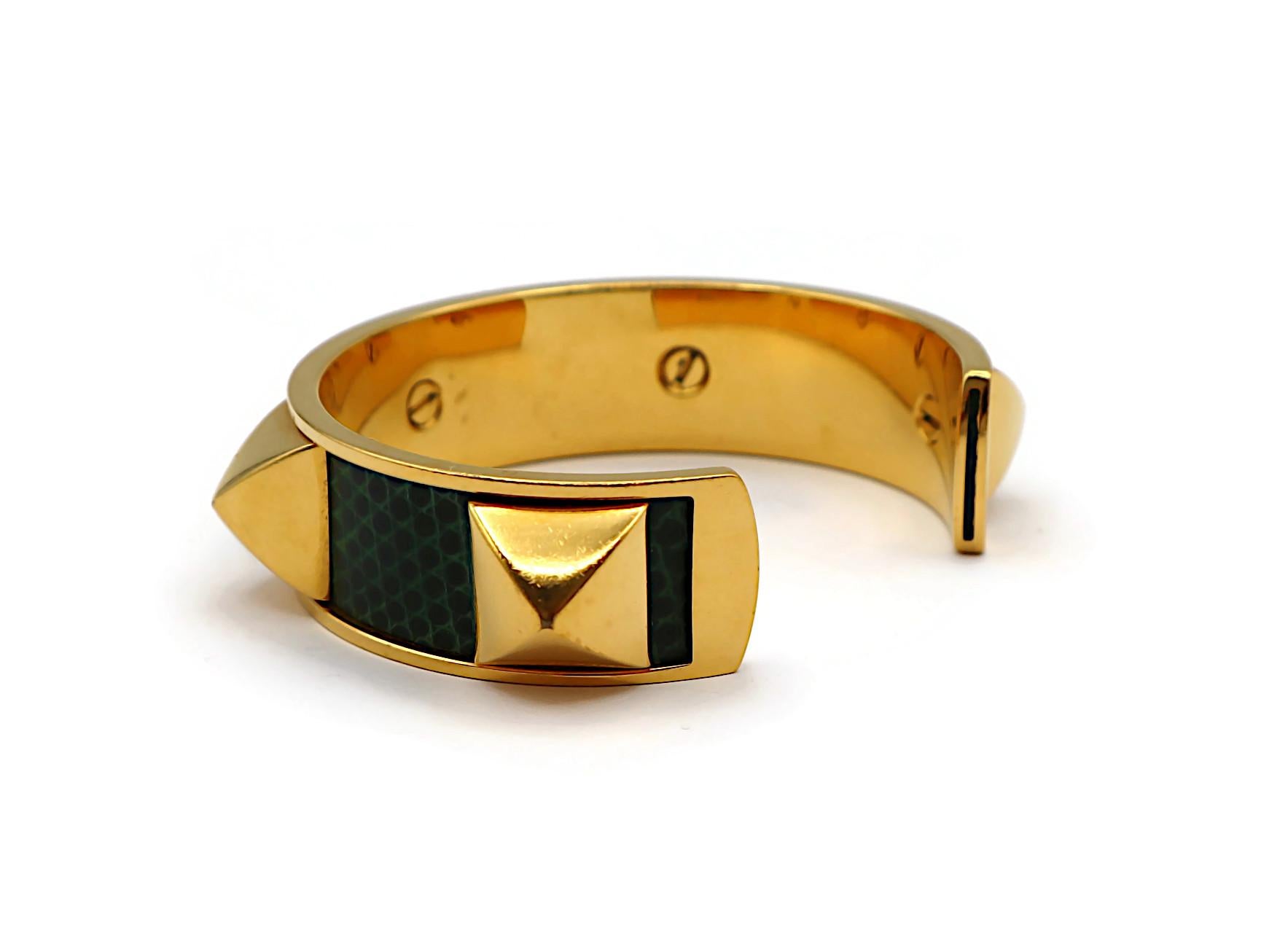 HERMÈS Bracelet jonc vintage Medor en cuir vert en vente 3