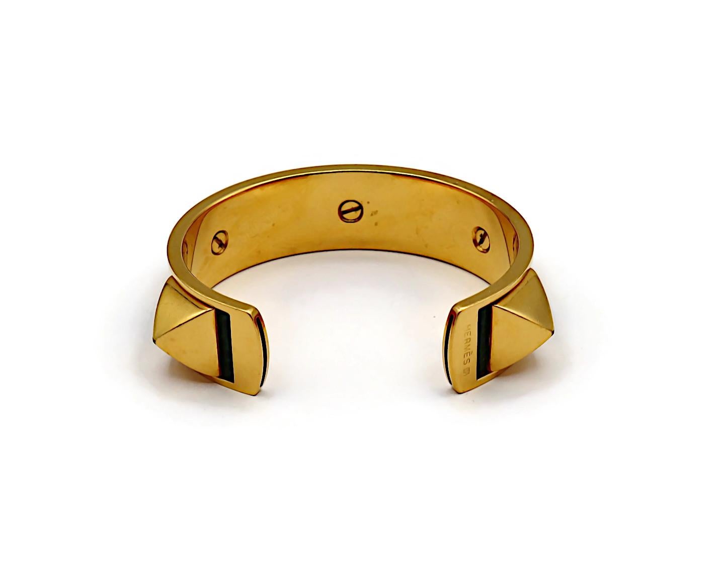 HERMÈS Bracelet jonc vintage Medor en cuir vert en vente 4