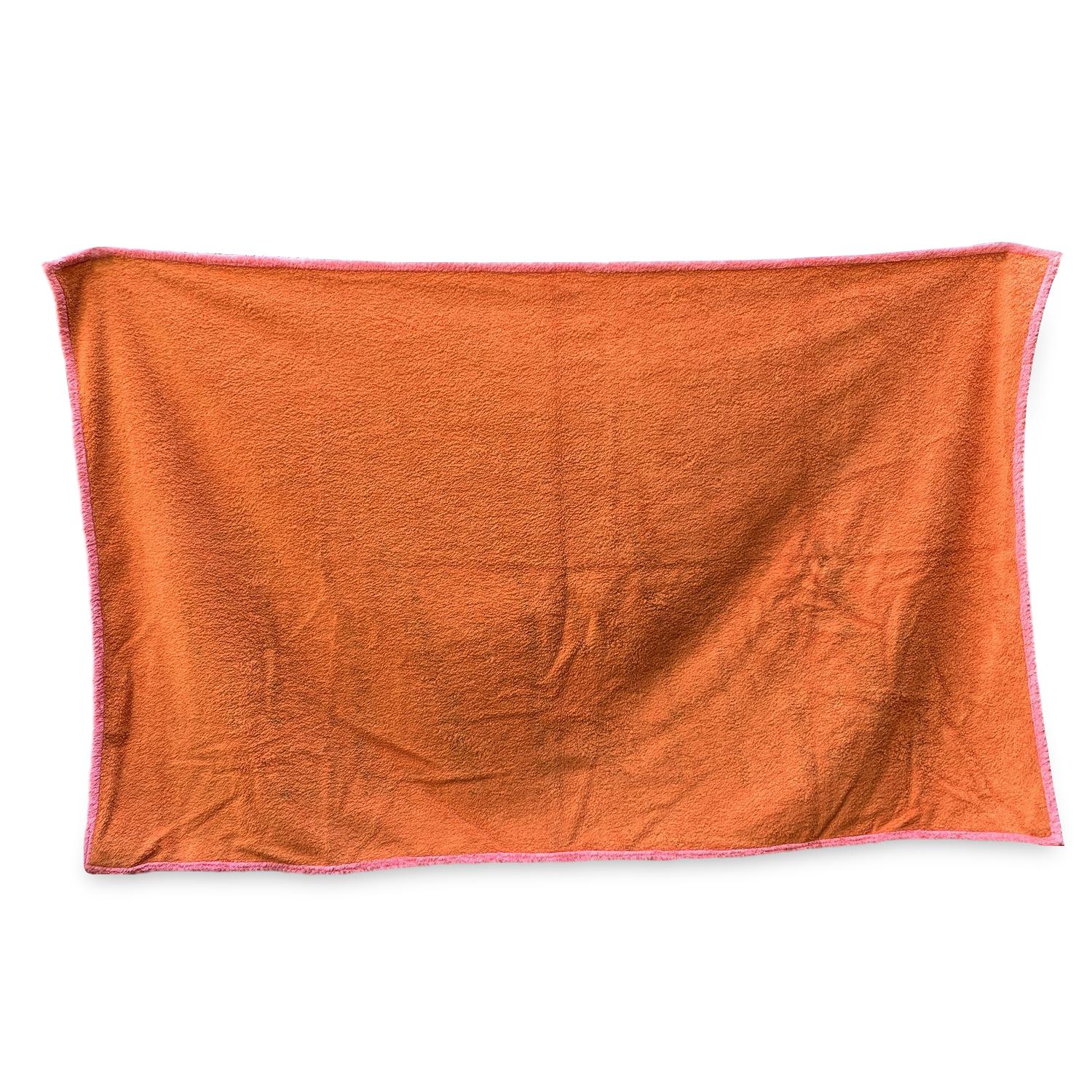 Vintage Hermes Terrycloth Cotton Large Beach Towel with Hyppo design. 100% cotton. Pink, grey and green colors. Plain orange back. Measurements: 36 x 59 inches - 91.5 x 149,86 cm.

Details

MATERIAL: Cotton

COLOR: Multicolour

MODEL: -

GENDER: