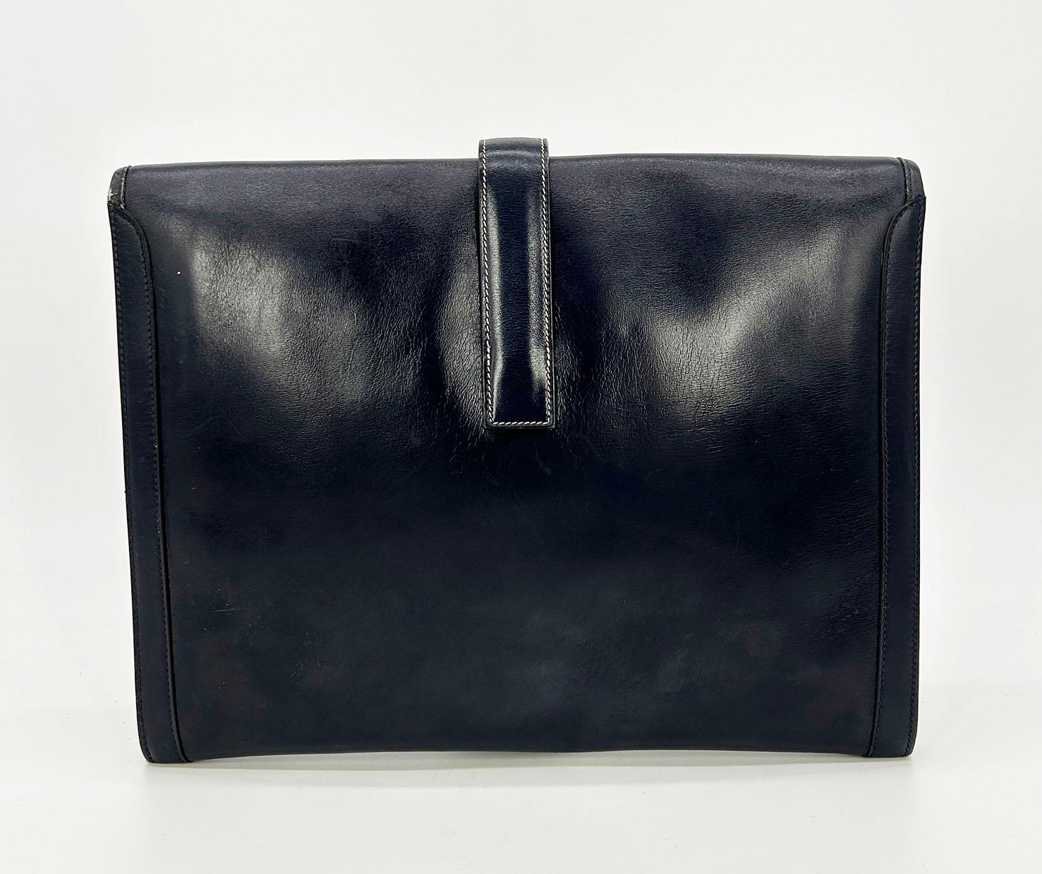 Hermes Vintage Navy Box Calf Jige Clutch In Fair Condition For Sale In Philadelphia, PA