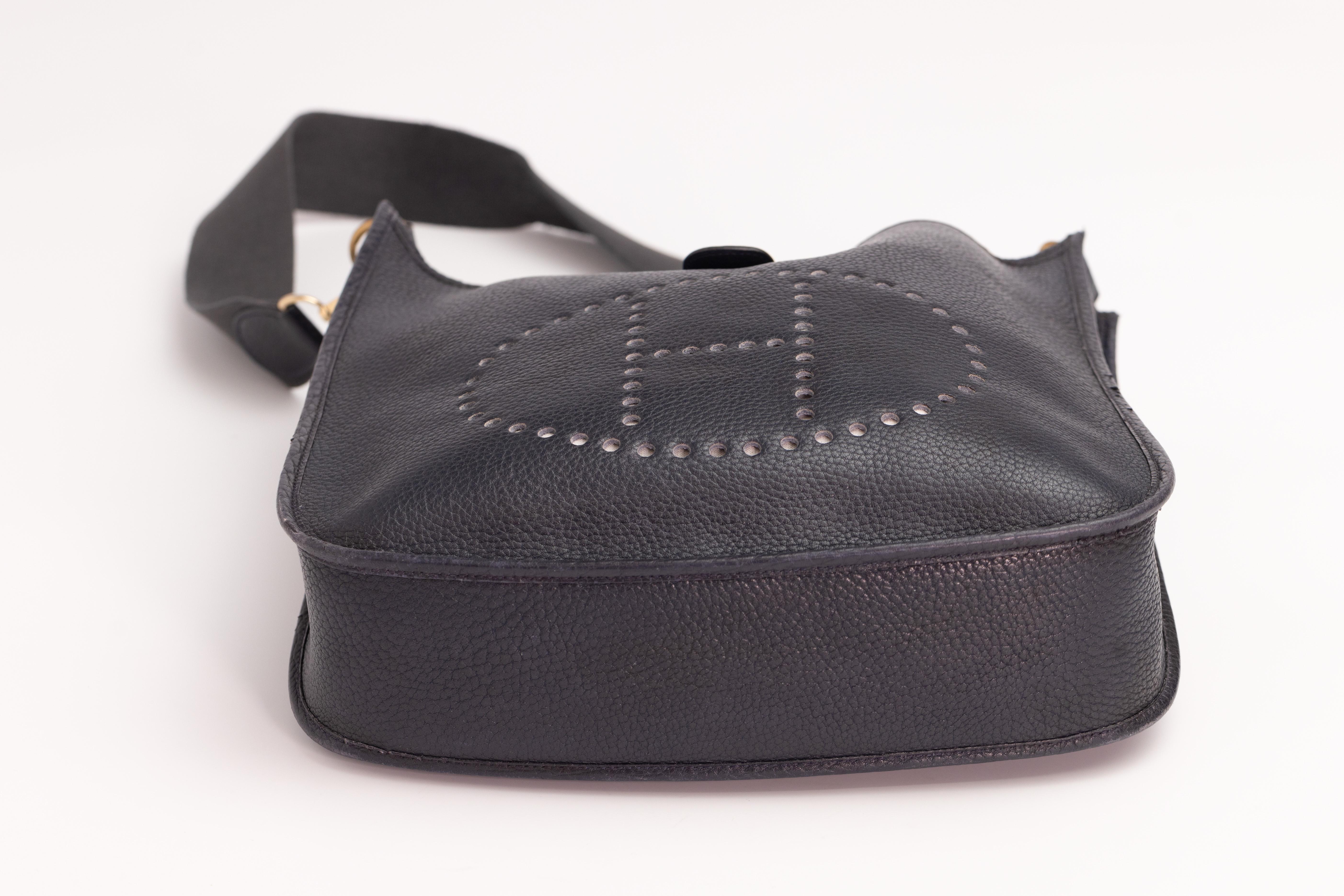 Women's Hermès Vintage Navy Leather Evelyne PM Shoulder Bag