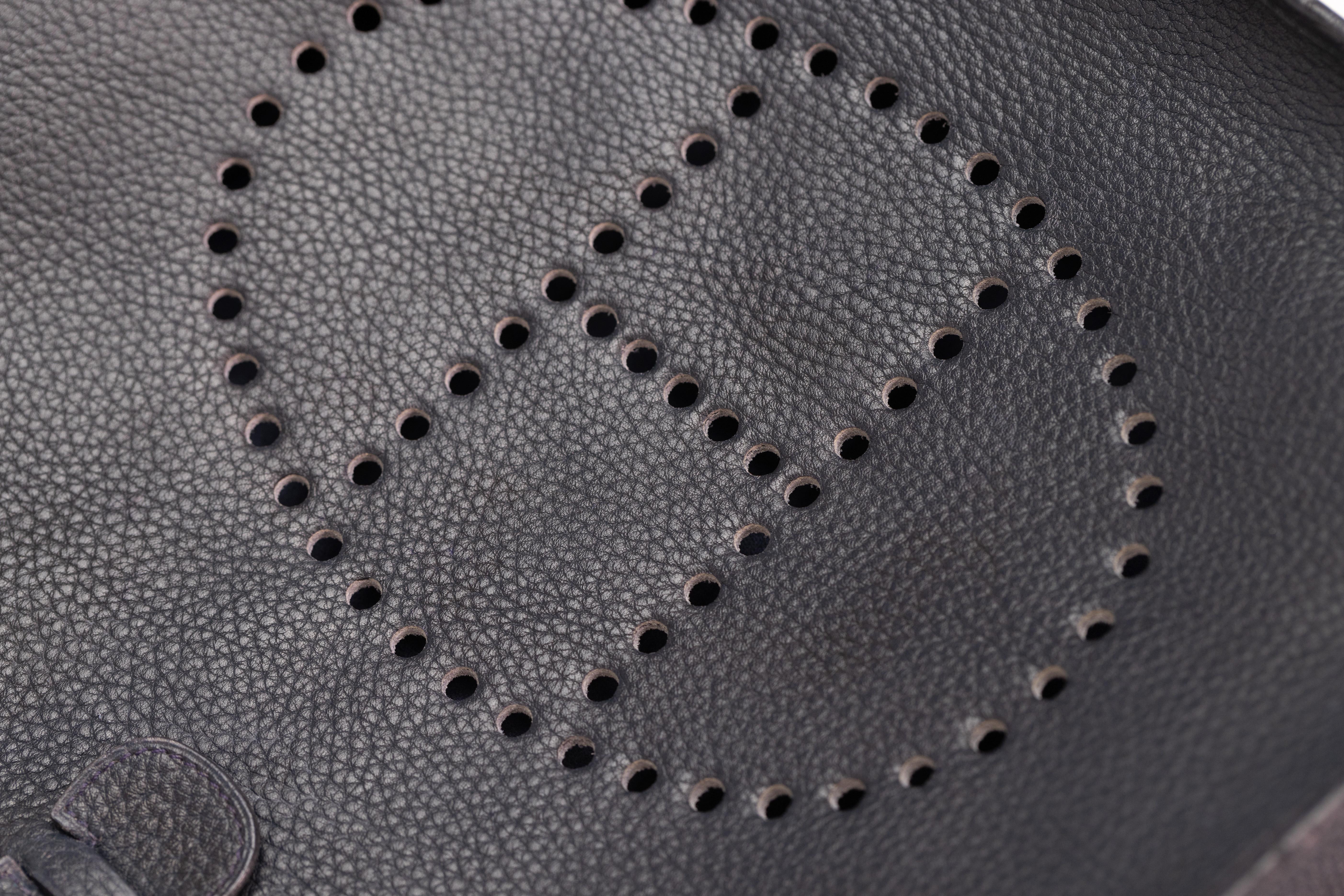 Hermès Vintage Navy Leather Evelyne PM Shoulder Bag 5