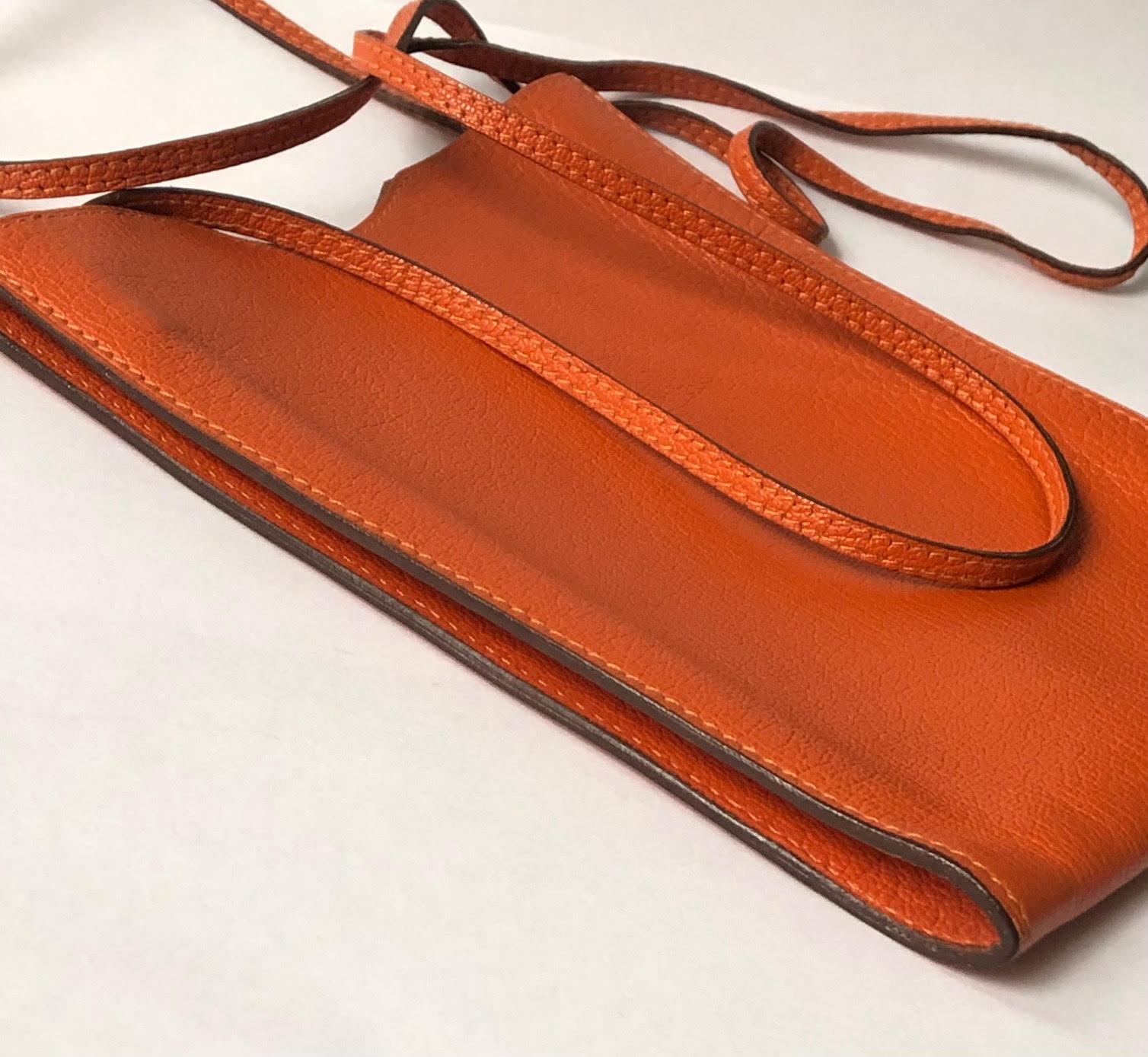HERMÈS Vintage Onimaitou Crossbody Shoulder Bag Pochette Orange Clémence Leather 1