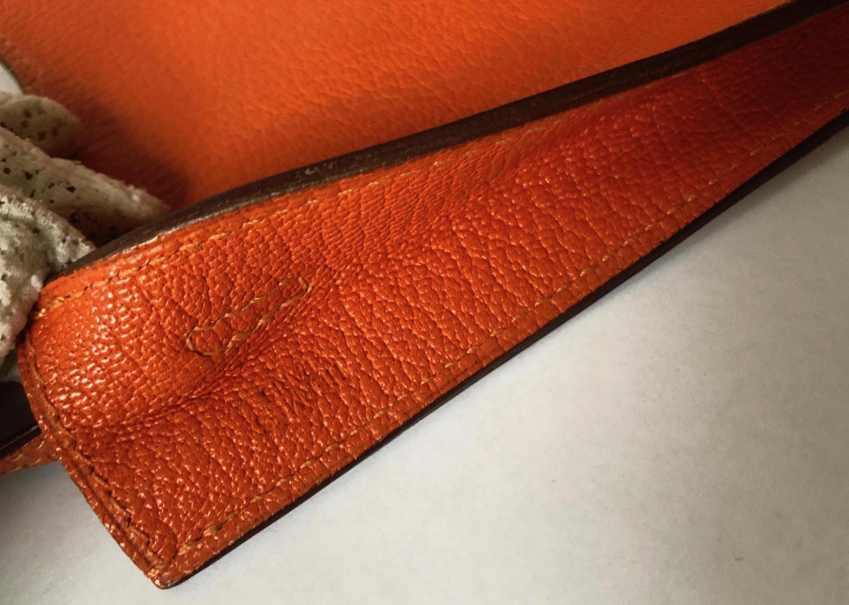 HERMÈS Vintage Onimaitou Crossbody Shoulder Bag Pochette Orange Clémence Leather 3